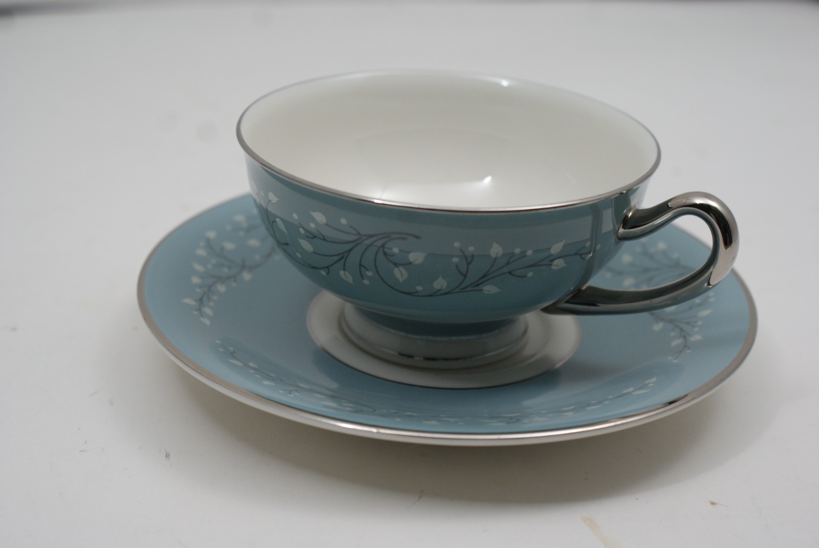 Syracuse China Minuet Footed Cup and Saucer White Blue Platinum Trim Lot of 6