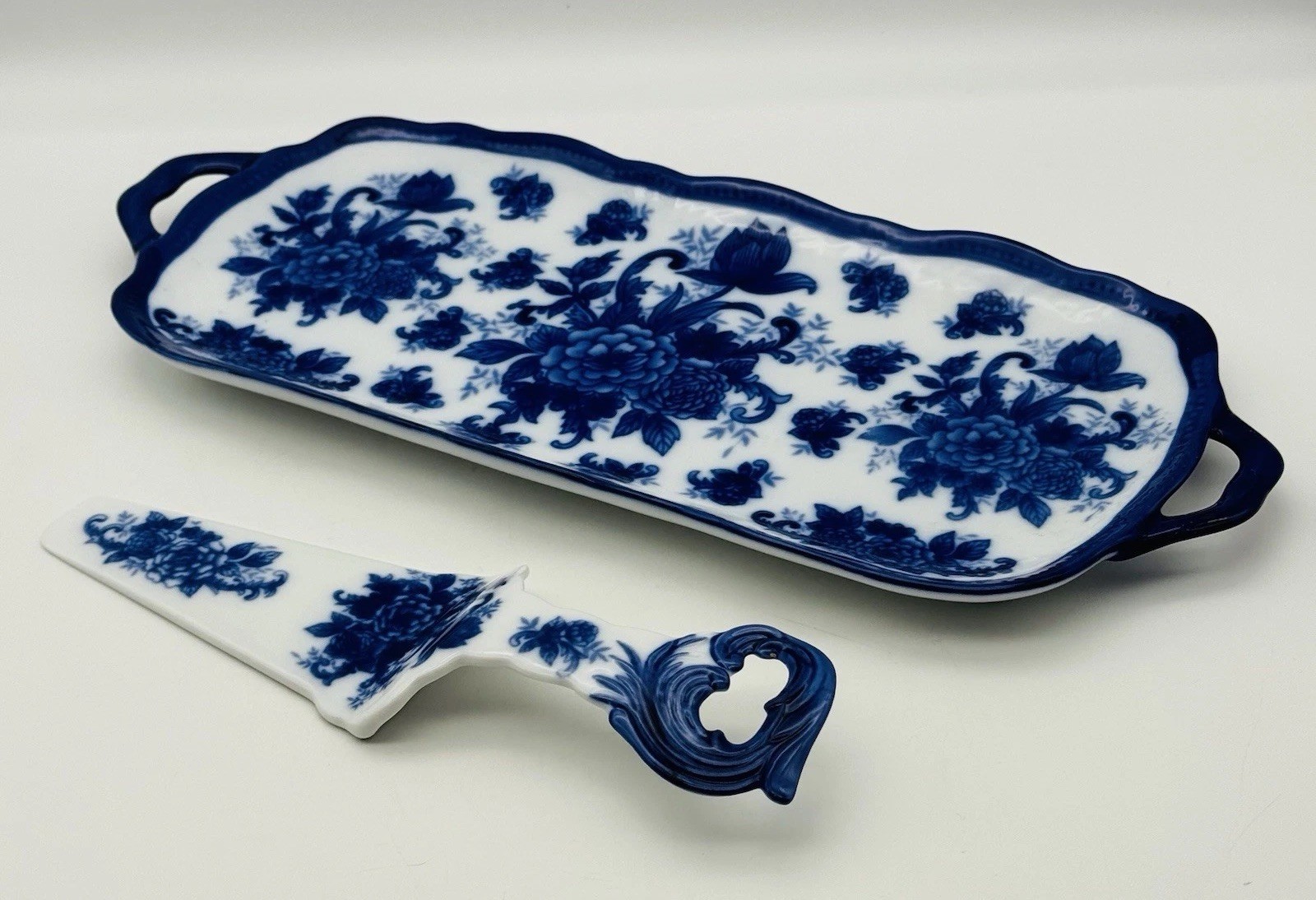 CRACKER BARREL Blue White Floral Rectangular Sandwich Tray 15.5” & Server VTG