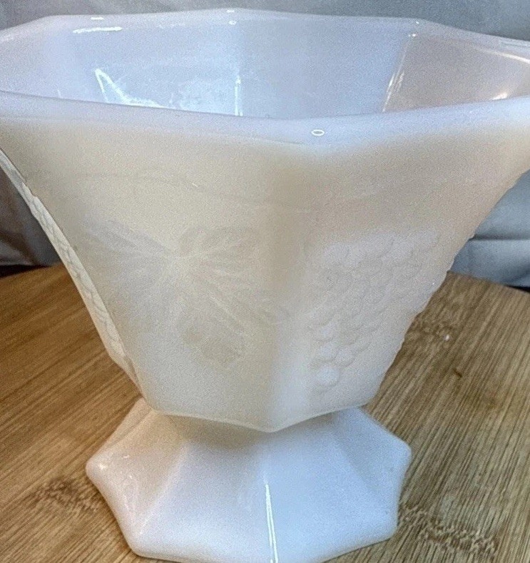 Vintage Anchor Hocking Milk Glass Pedestal Bowl Grapes Footed Compote Fruit