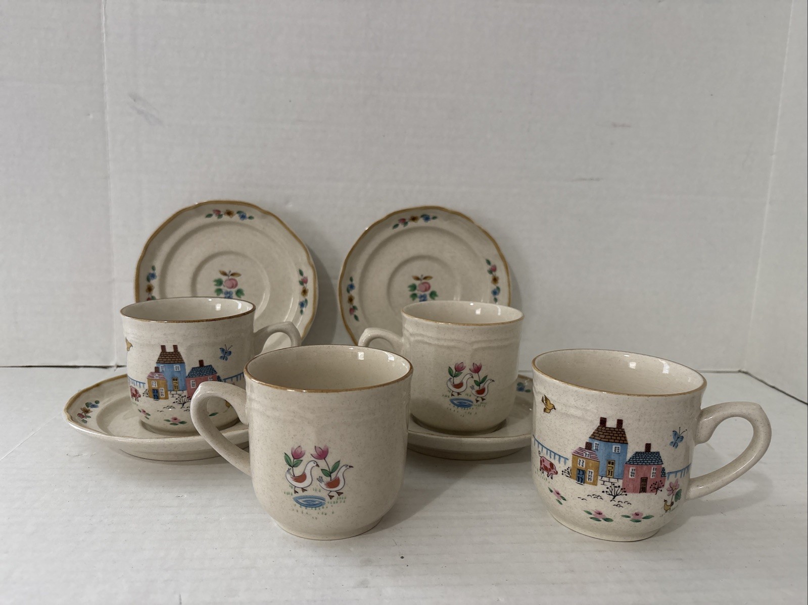 Vintage International Heartland Village 4 cups & 4 saucers #7774 Japan Cottage