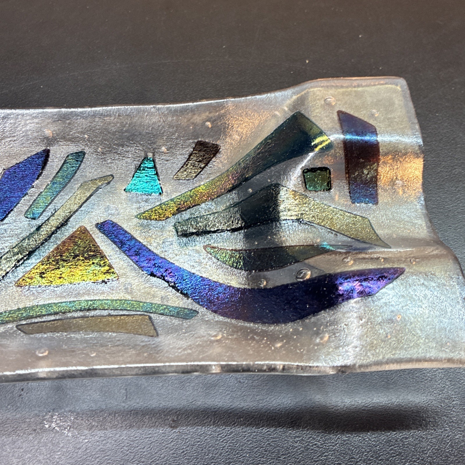 KURT MCVAY SIGNED STUDIO ART GLASS IRIDESCENT DICHROIC FUSED DISH