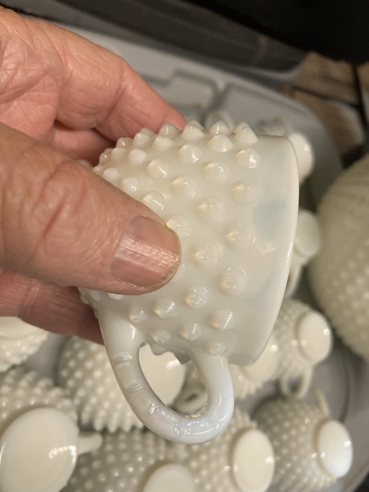 Rare Fenton White Hobnail Punch Bowl With 17 Cups / Please Read The Description