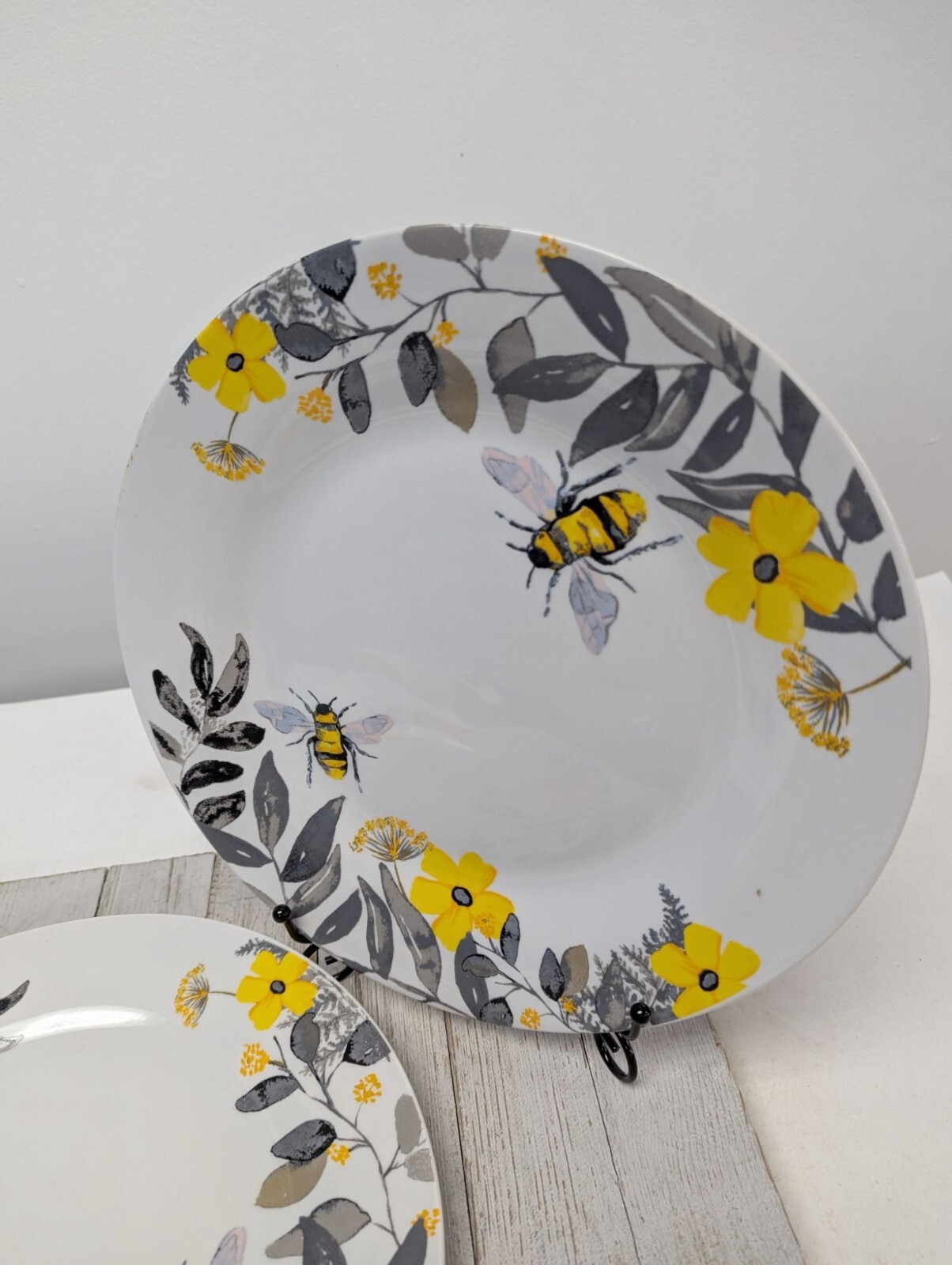 Royal Norfolk Bees and Flowers Set Of 2 Dinner Plates 10 1/2″