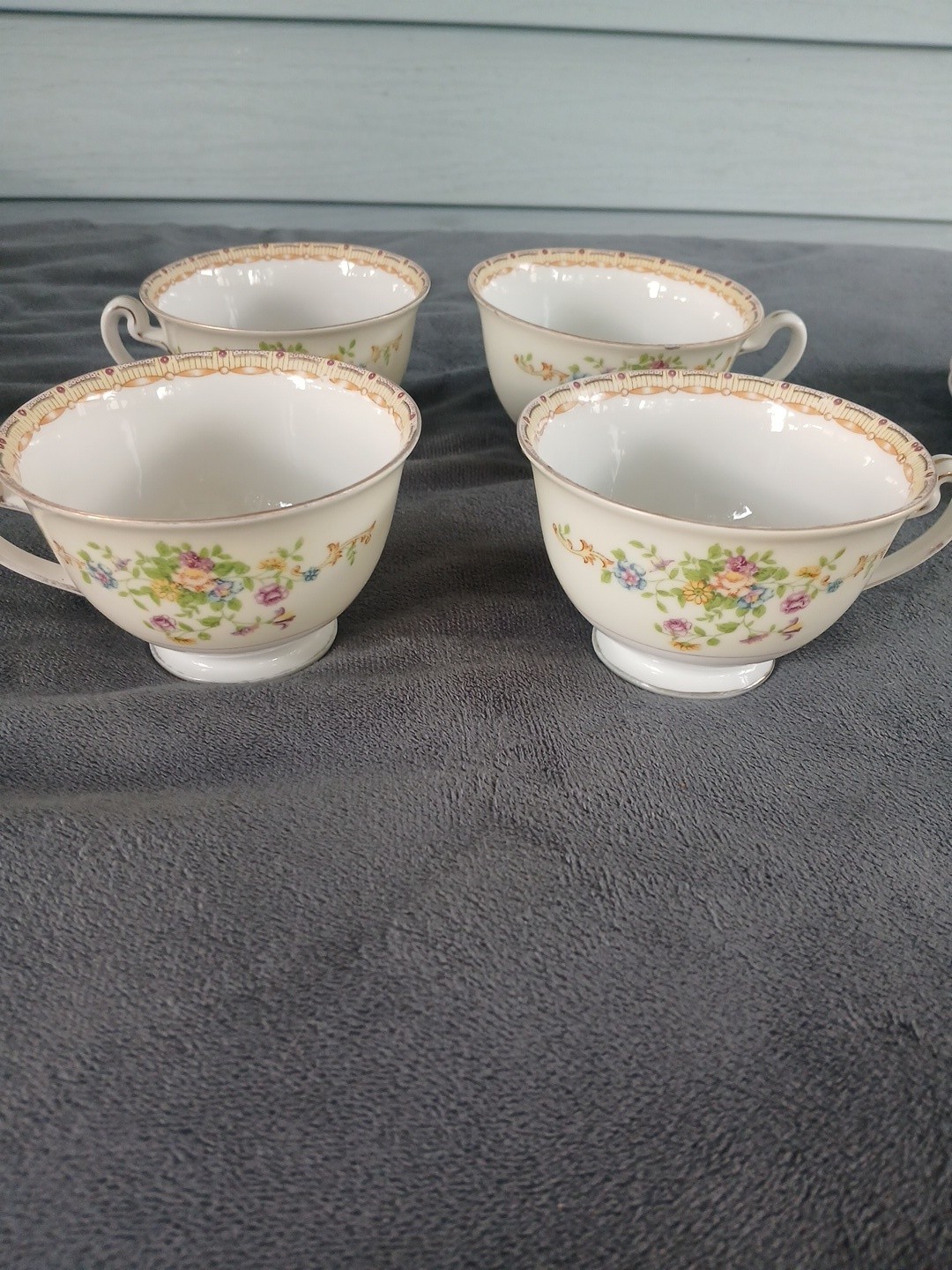 Set Of 4 Teacups & Saucers National China Japan Patricia Floral