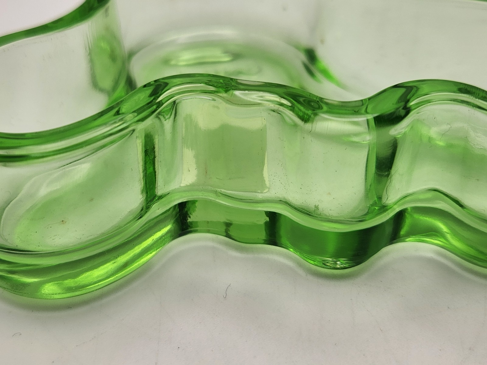 IITTALA Alvar Aalto Apple Green Glass 98mm Dish Bowl Asymmetrical Sticker