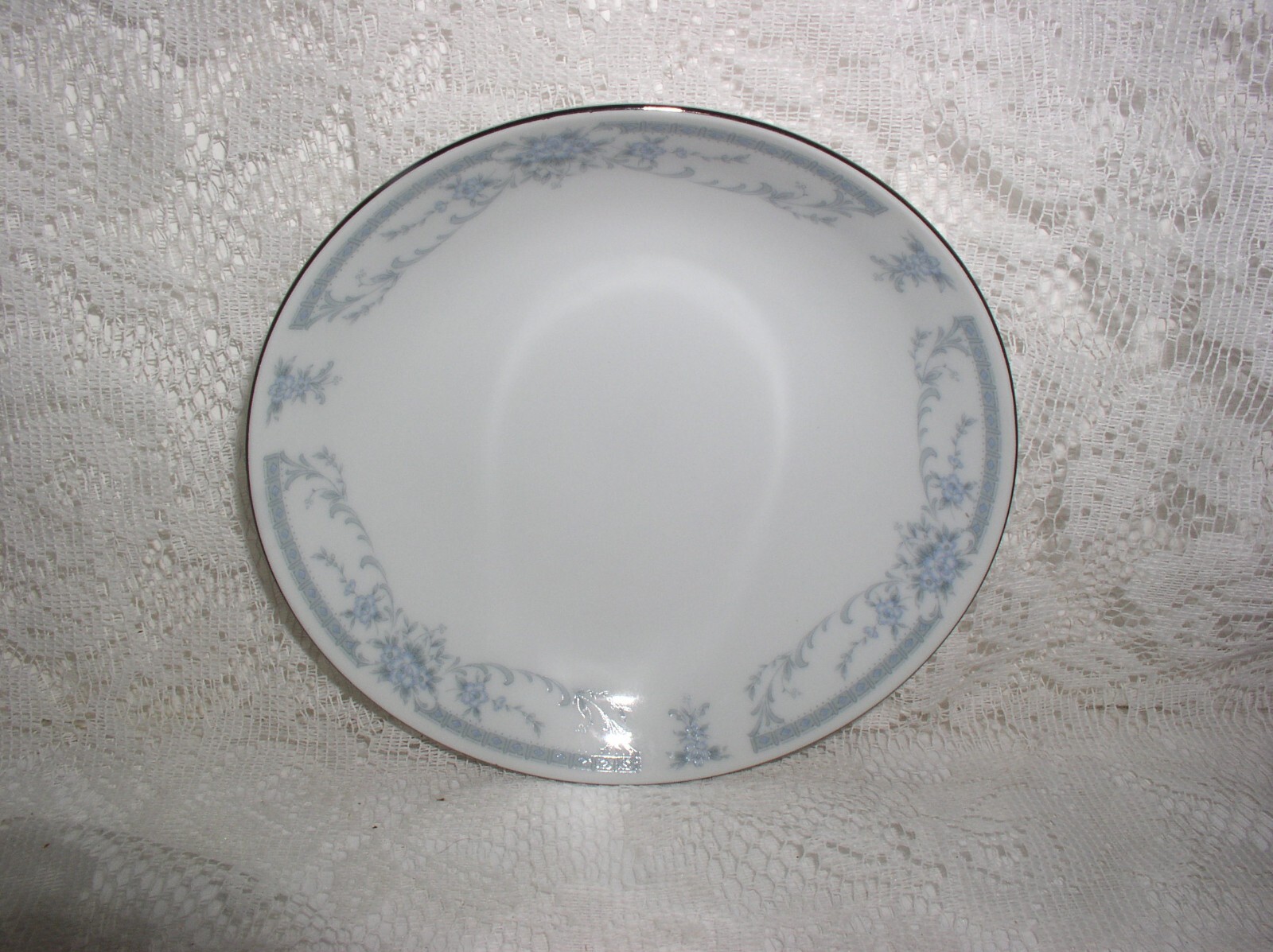 Sheffield Blue Whisper Fruit Berry Bowl 5-1/2″