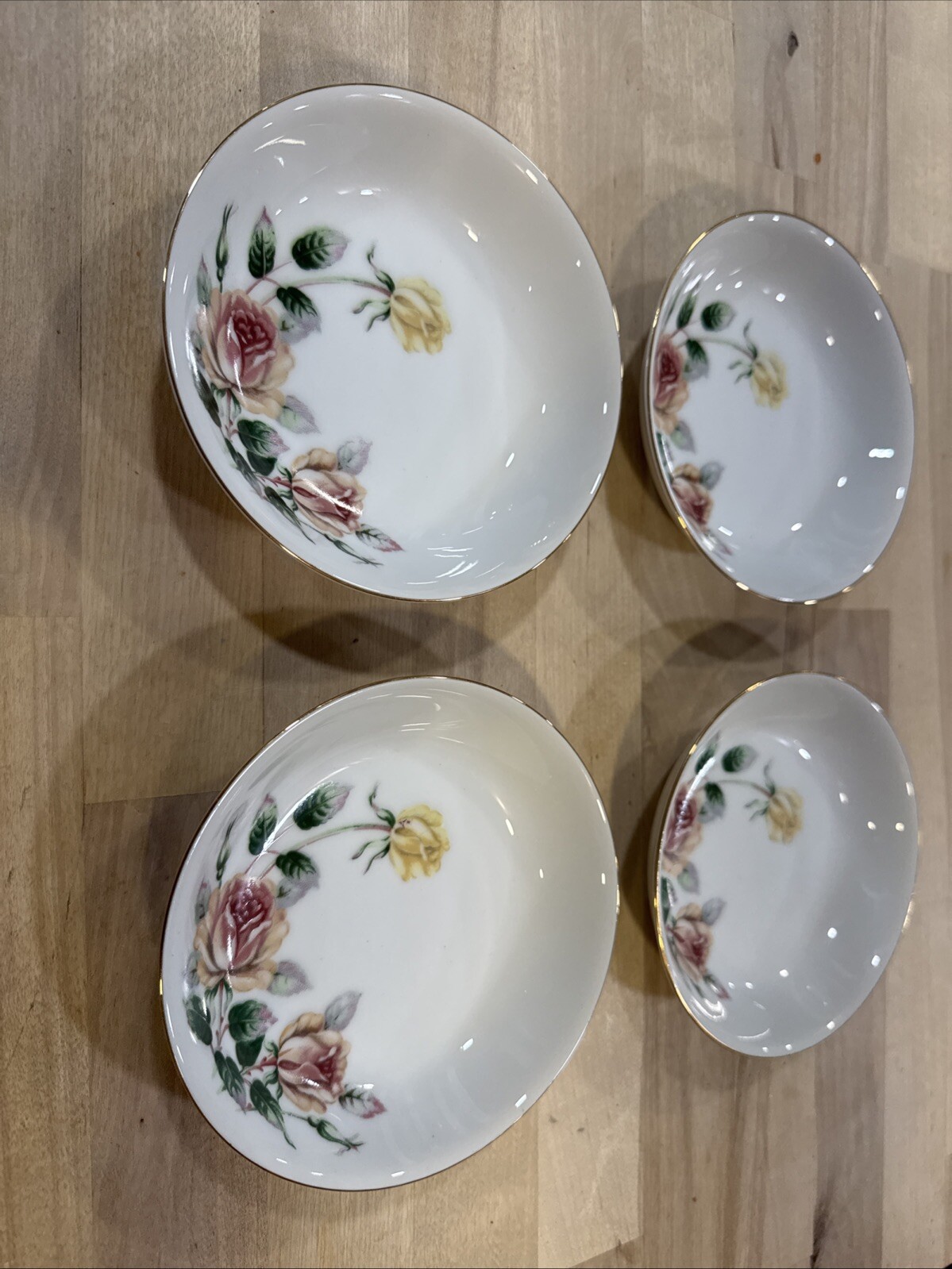 Set Of 4 Narumi Kent Trio Yellow Rose Berry Bowls, Gold Trim, Peach Floral Japan
