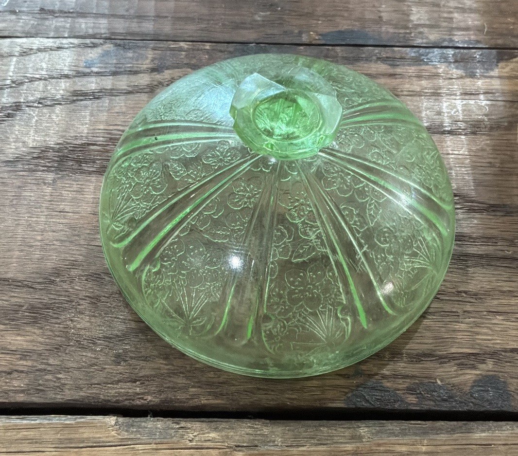 Vintage Antique Uranium Vaseline Green Glass Candy Dish Lid Only 4 7/8” D