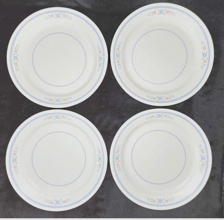 4 FOUR 10 1/4″ Dinner Plates Corelle by Corning Needlepoint Look UNUSED