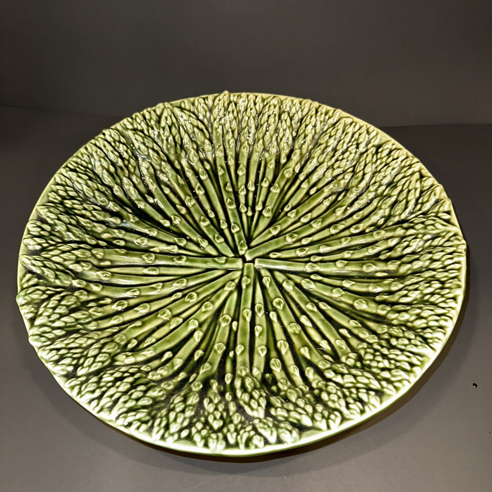 Vtg Mud Pie 14” Majolica Style Dark Green Asparagus Shallow Charger Or Bowl