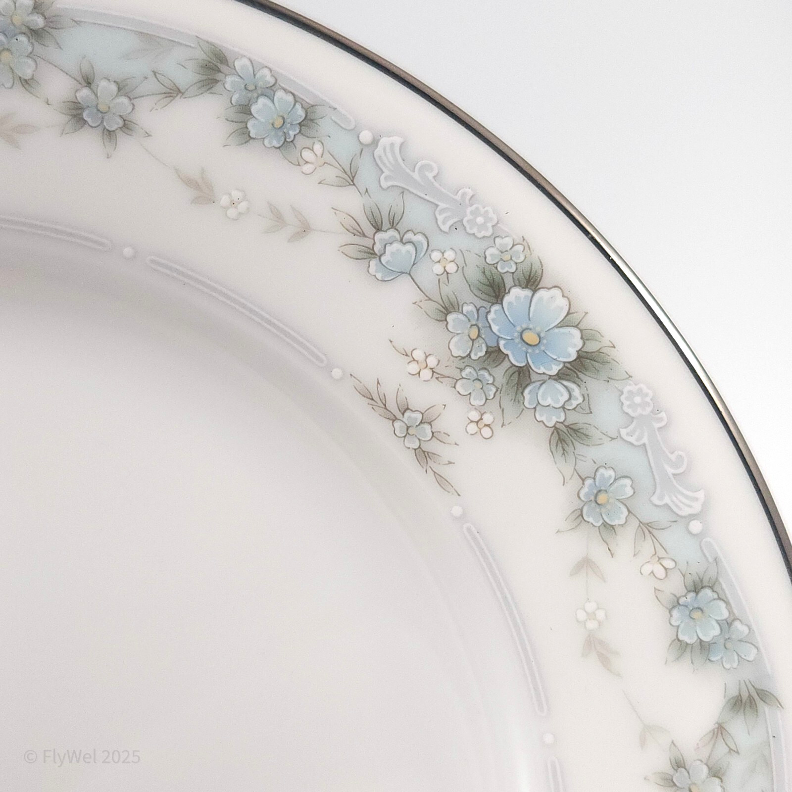 Noritake Brookfield Bread Plates 6.25in Set of 2 White Blue Floral 3193 Cake