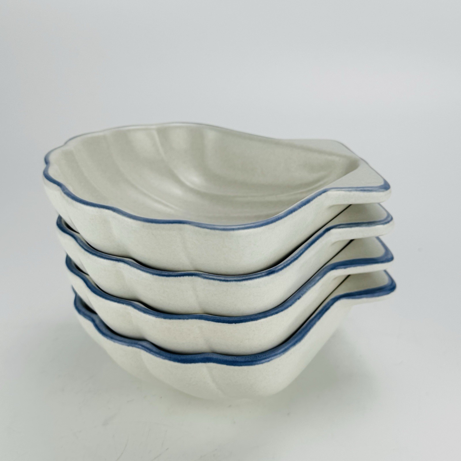 Vintage Pfaltzgraff Yorktowne Shell Dishes #242 Blue White Stoneware Set of 4