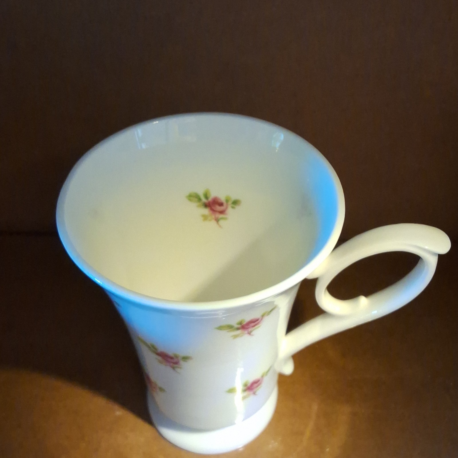 Shelley Fine Bone China England Rosebud Mug White/Pink/Green With Handle