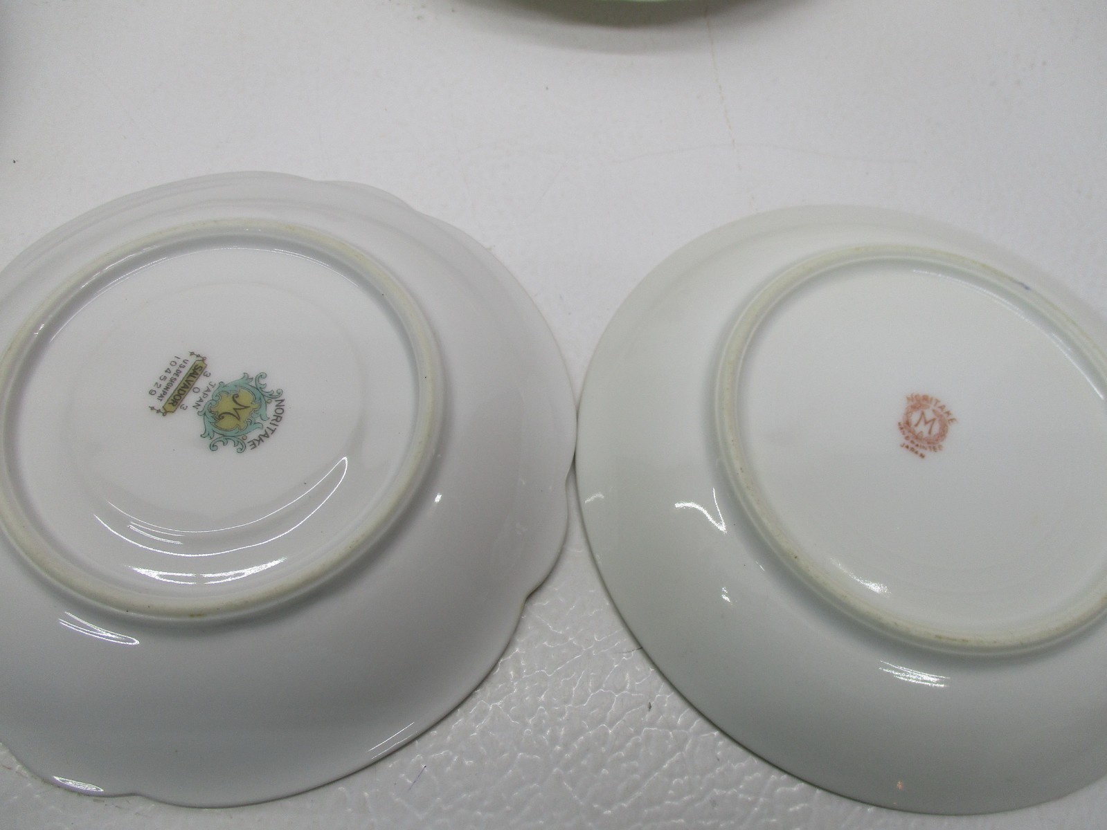 Vtg Mismatched China (4)BREAD/DESSERT Plates (4)SAUCERS-(2) VEG BOWLS-GRAVY BOAT