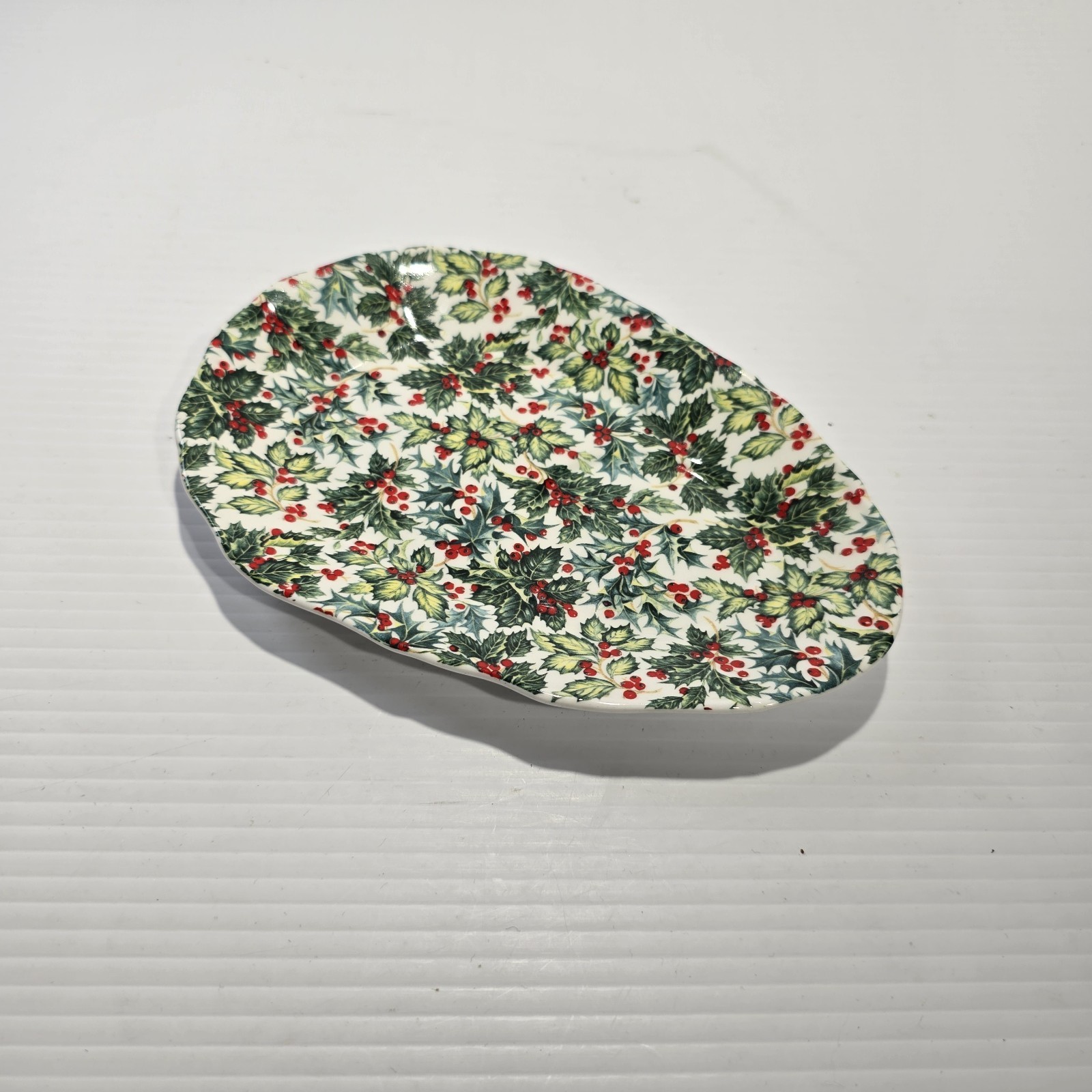 St. George, Christmas Holly & Berries, Tray, Bone China