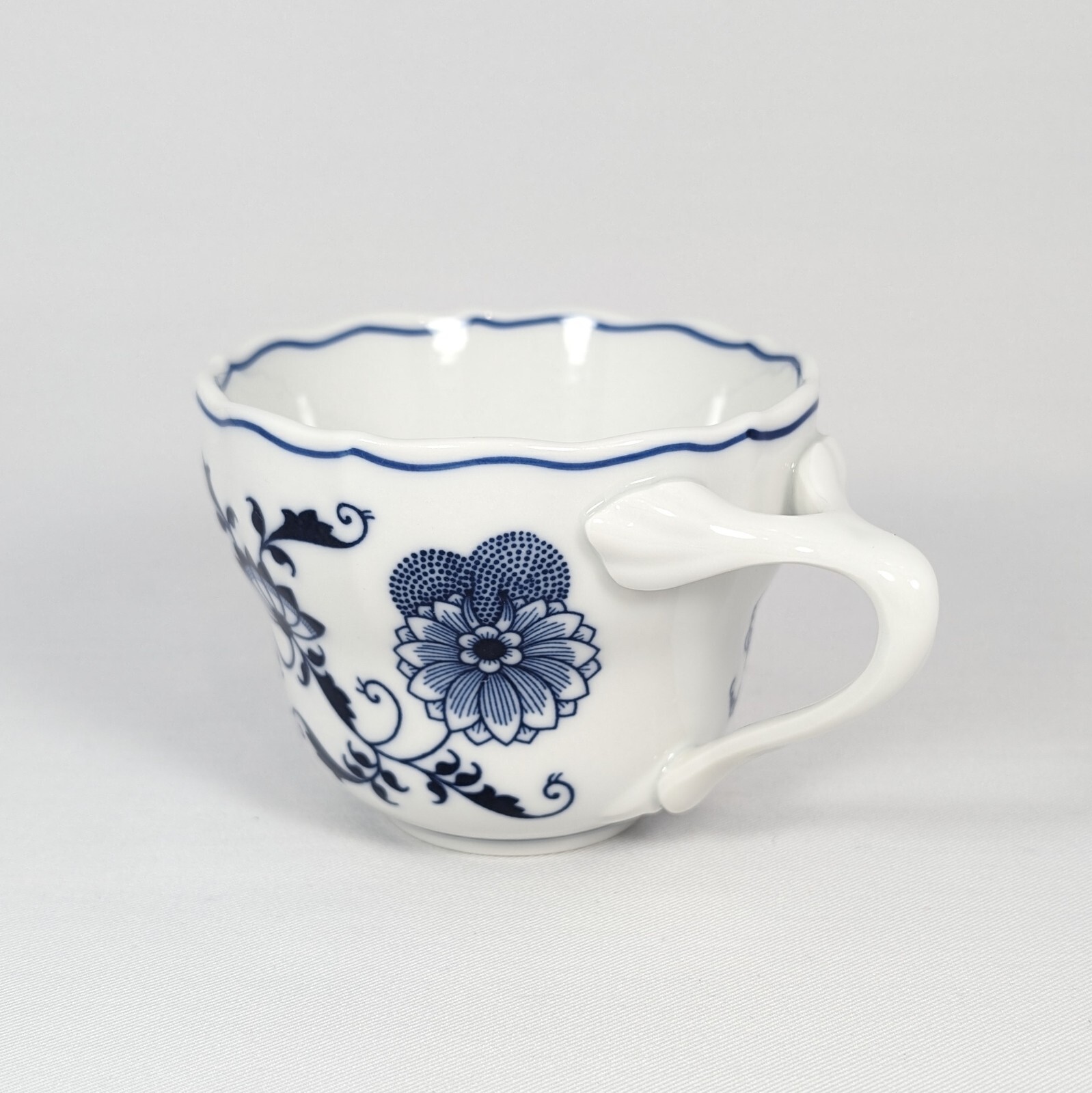 Blue Danube Cup and Saucer Lipper Japan Porcelain Flowers Blue Onion Scalloped