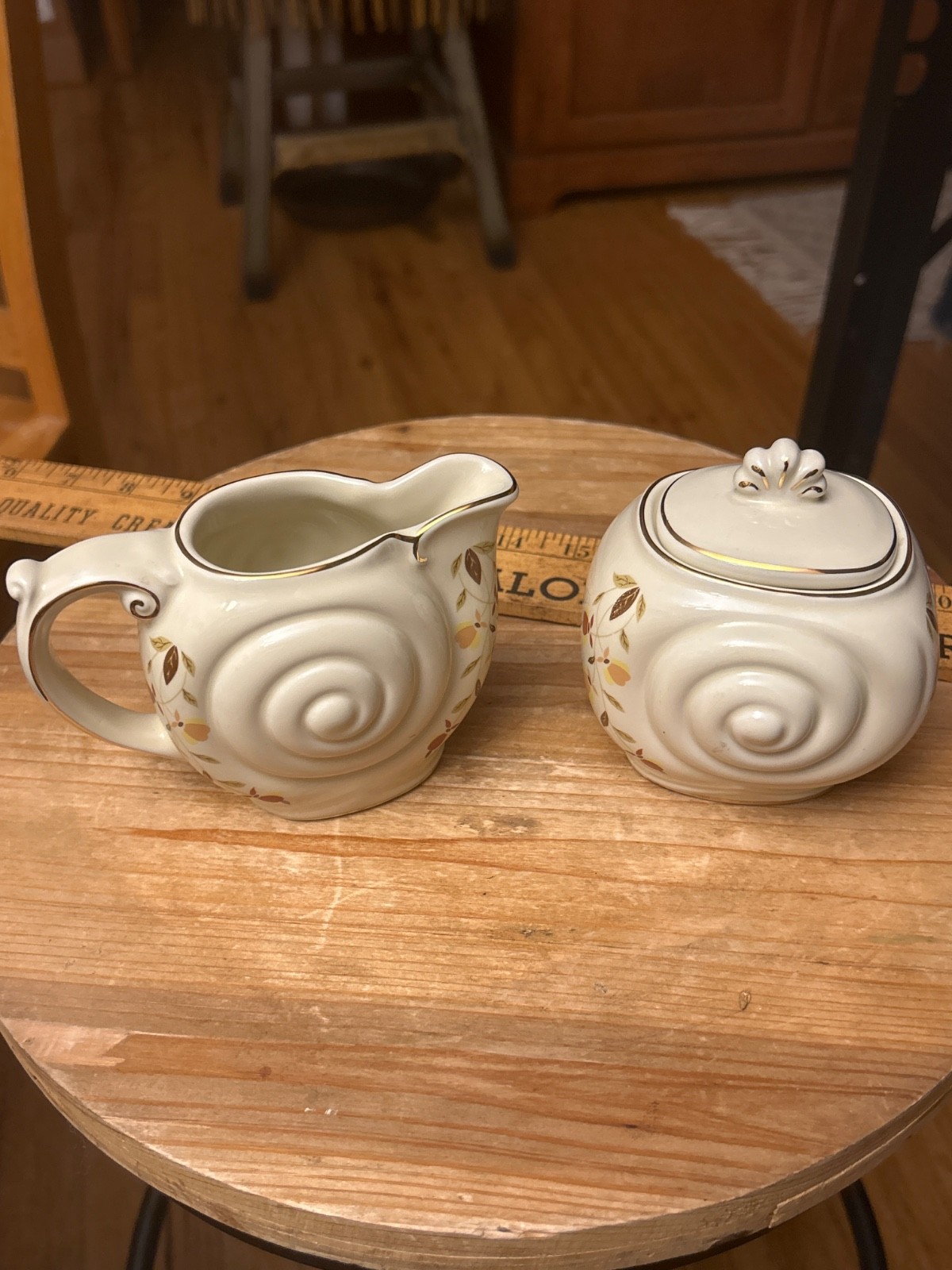 1997 Hall AUTUMN LEAF NALCC 3 3/4″ NAUTILUS CREAMER & SUGAR W/ LID