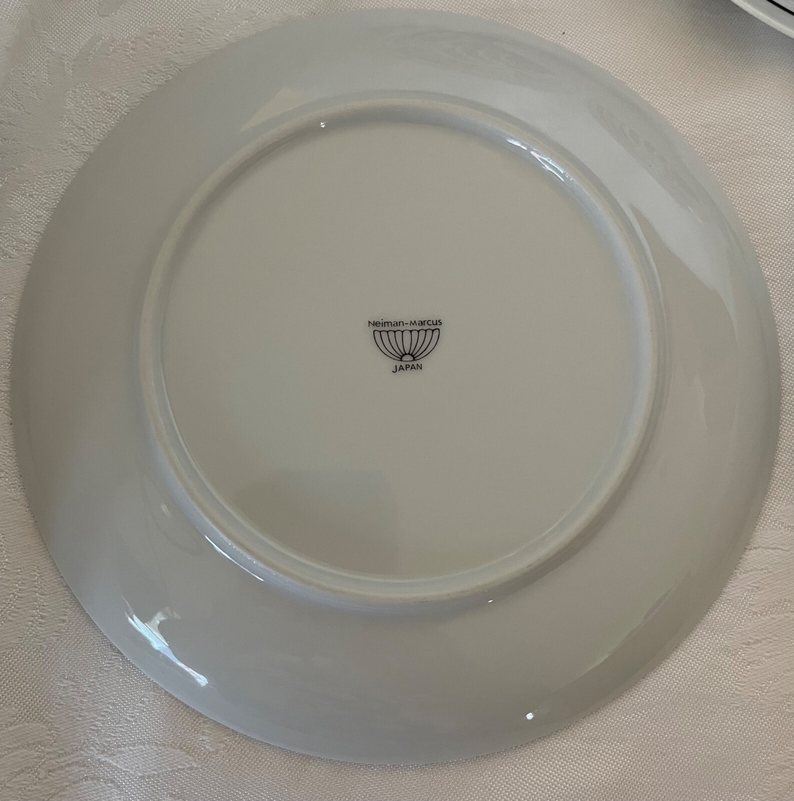 Vintage 1960s NEIMAN-MARCUS – Set of 5 Stylized Black & White Floral 7.5″ Plates