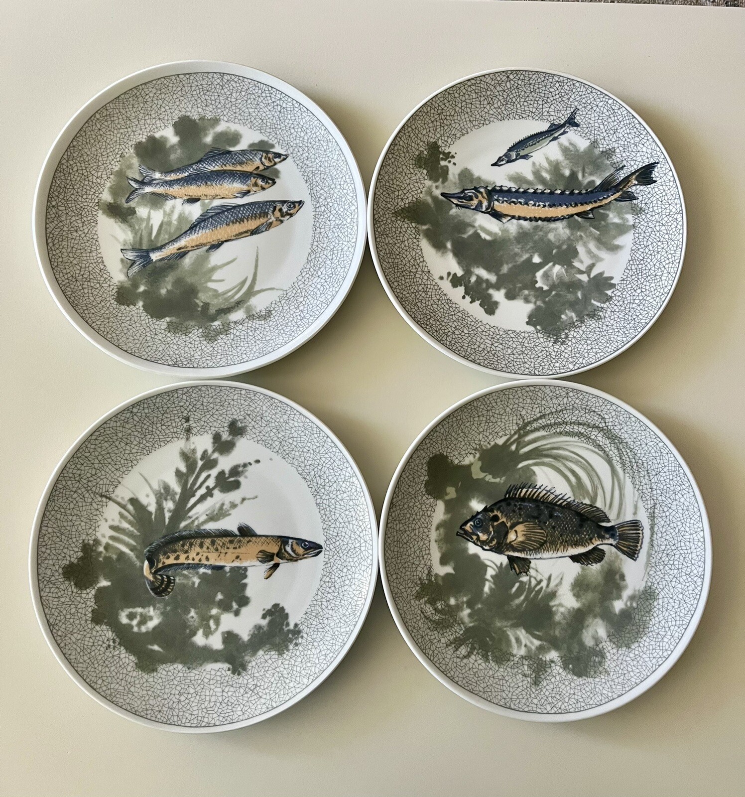 4VINTAGE KAHLA GERMANY PORCELAIN FISH PLATES – 9 in PLATES