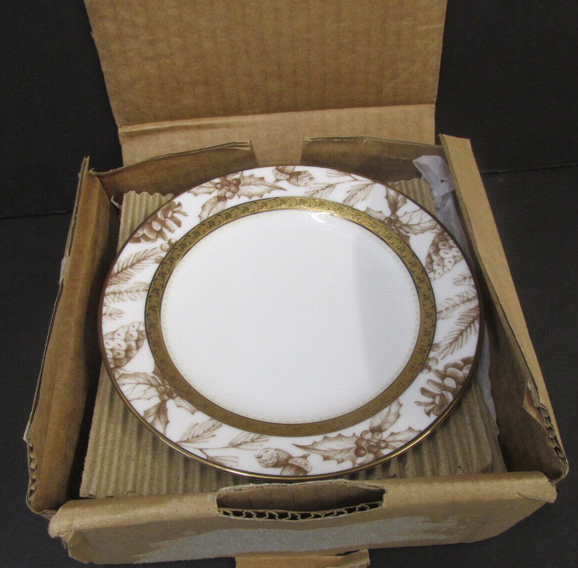 NORITAKE CHARLOTTA GOLD 1716 PATTERN FOUR ACCENT PLATES 6- 3/8 INCHES