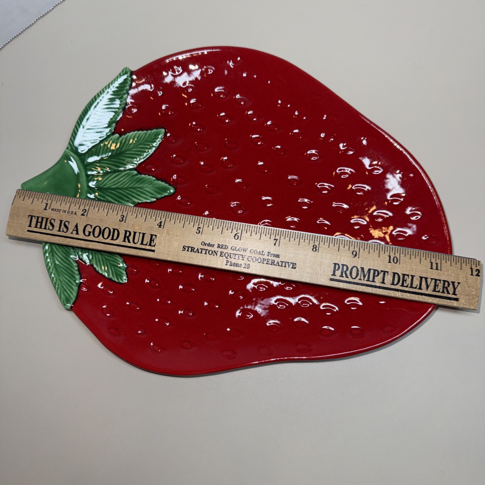 CERAMIC STRAWBERRY Plate PLATTER 1970 VINTAGE