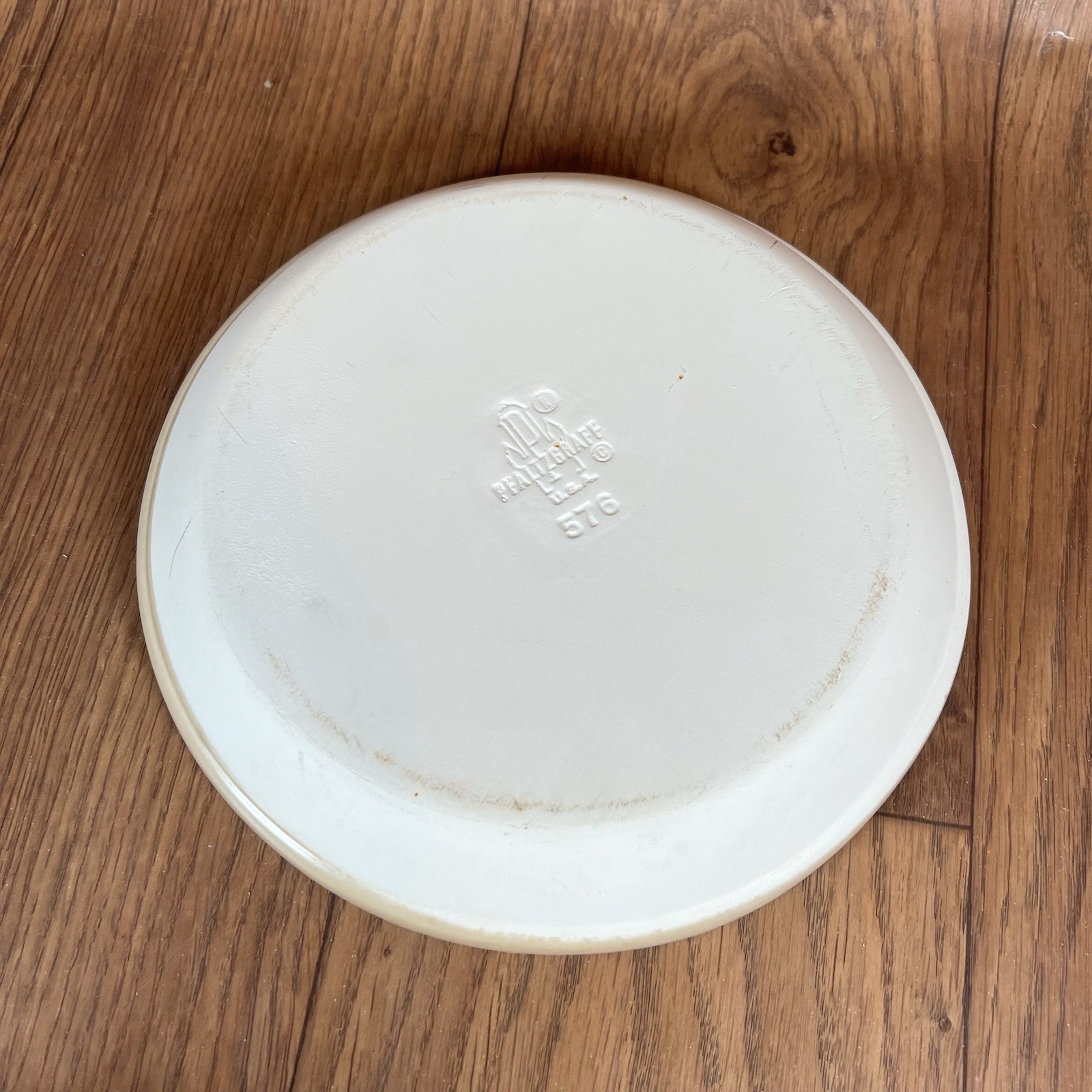 9.5 in Round Pie Plate Folk Art by Pfaltzgraff #576