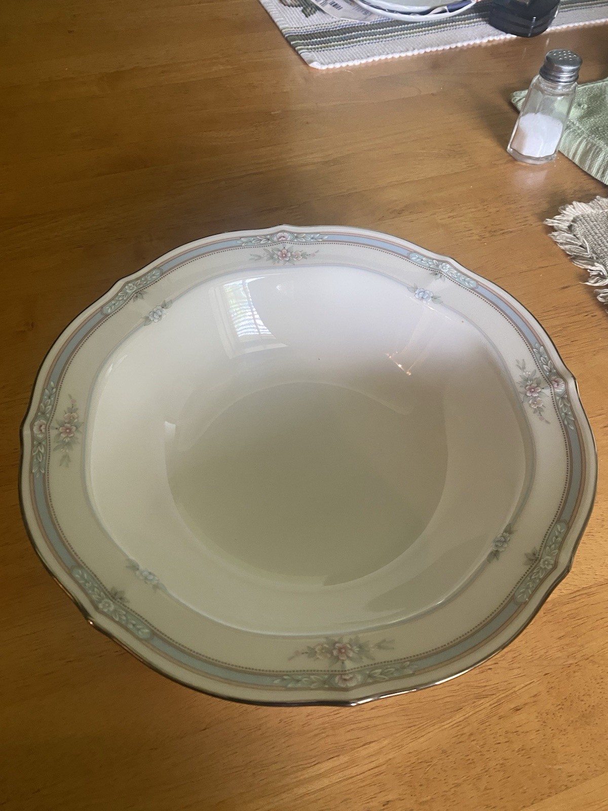 NORITAKE 7293 ROTHSCHILD ONE ROUND SERVING BOWL 9 1/2” JAPAN