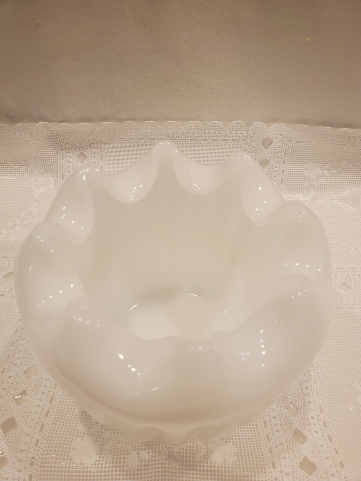 Vintage Milk Glass Rose Bowl Ruffled Pinched Edge