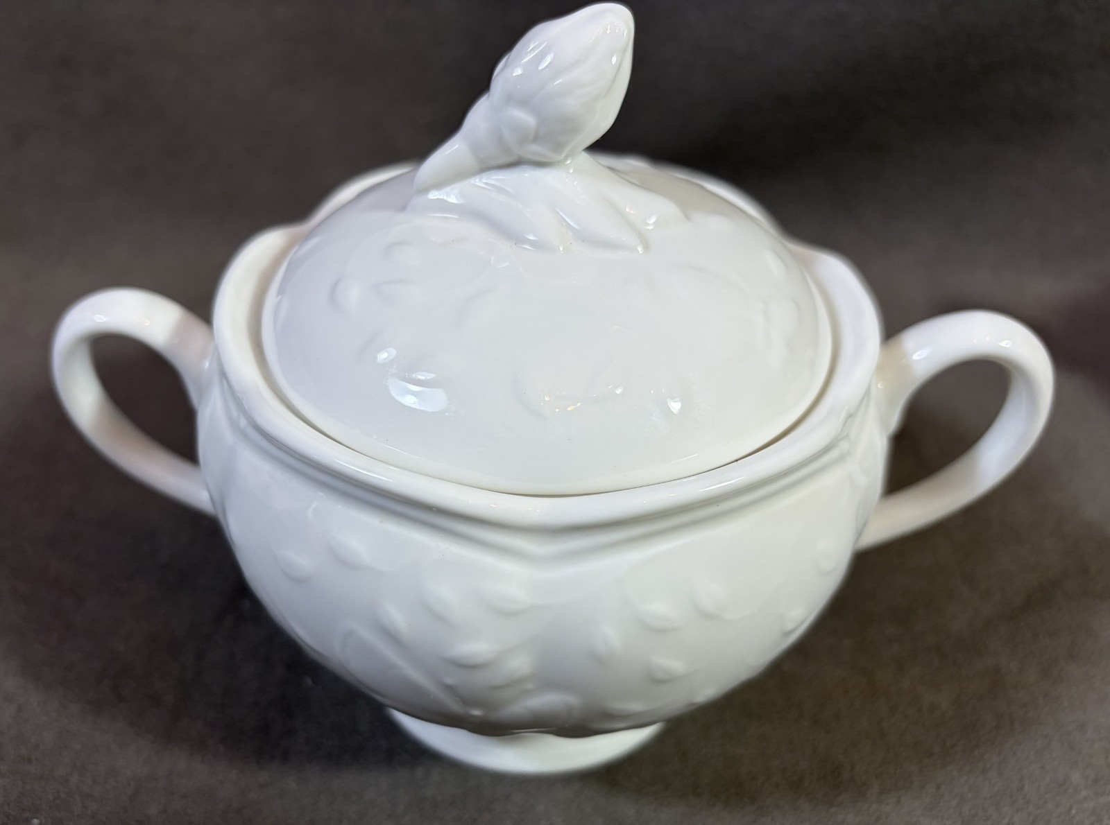 LENOX BUTTERFLY MEADOW CLOUD CREAMER AND SUGAR BOWL WITH LID