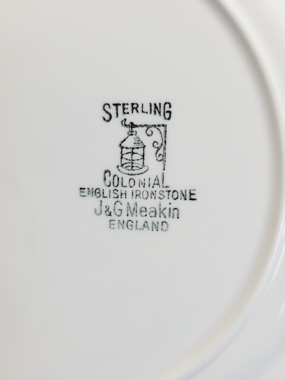 J & G Meakin Sterling Colonial English Ironstone Dinner Plates 10″, Set of 4 NOS