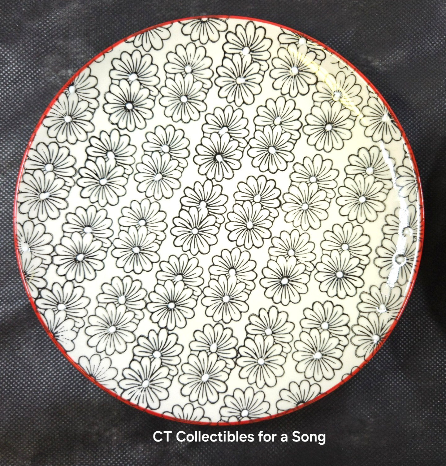 Set of 2 Yokohama Studio Japan Salad Plates 8″ Grey Daisy Red Rim Handpainted