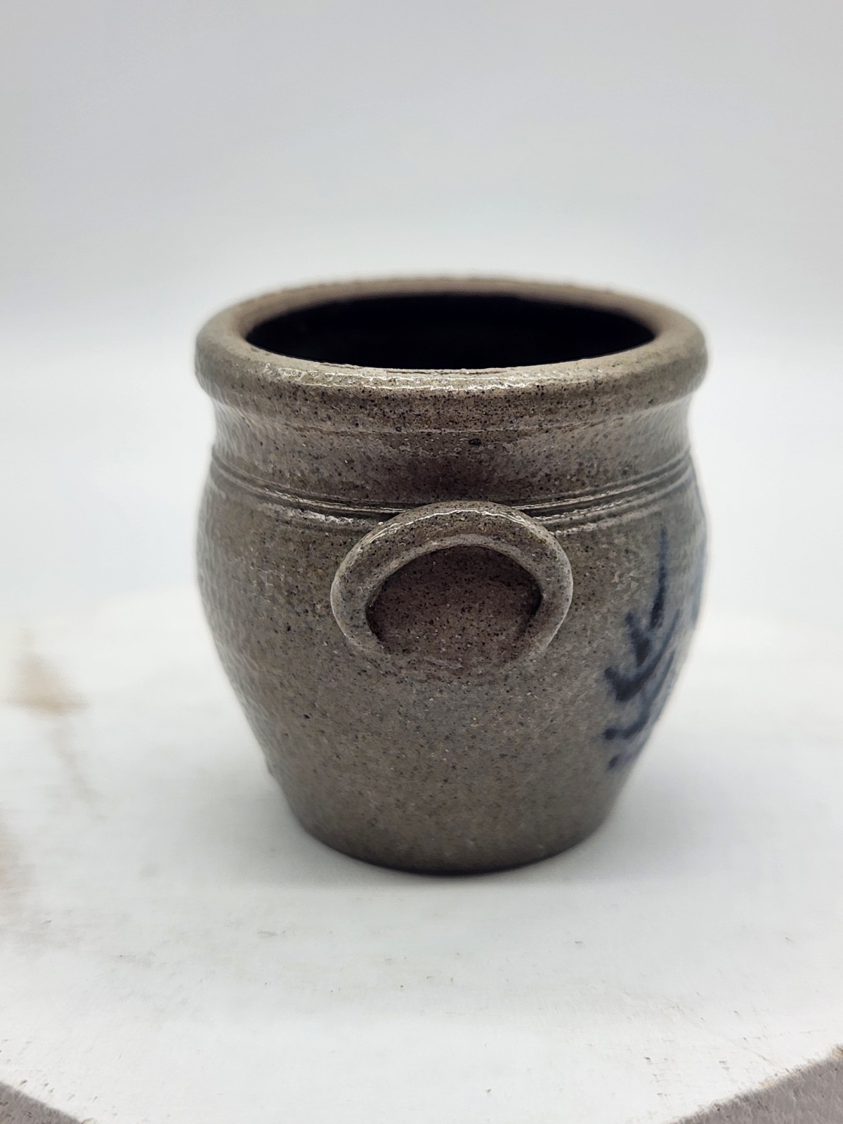 1992 Rowe Pottery Works Miniature Crock Stoneware Salt Glaze Blue Flower 1.5″