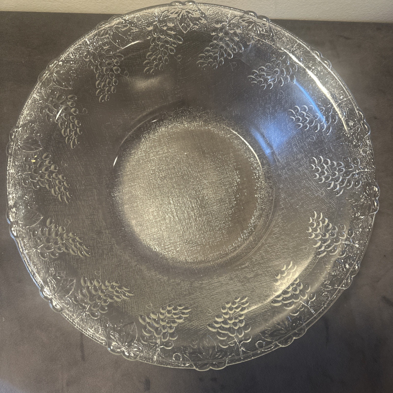 Vintage 1980’s KIG Embossed Grape Vine Glass Salad Bowl Set W/ 4 Serving Bowls