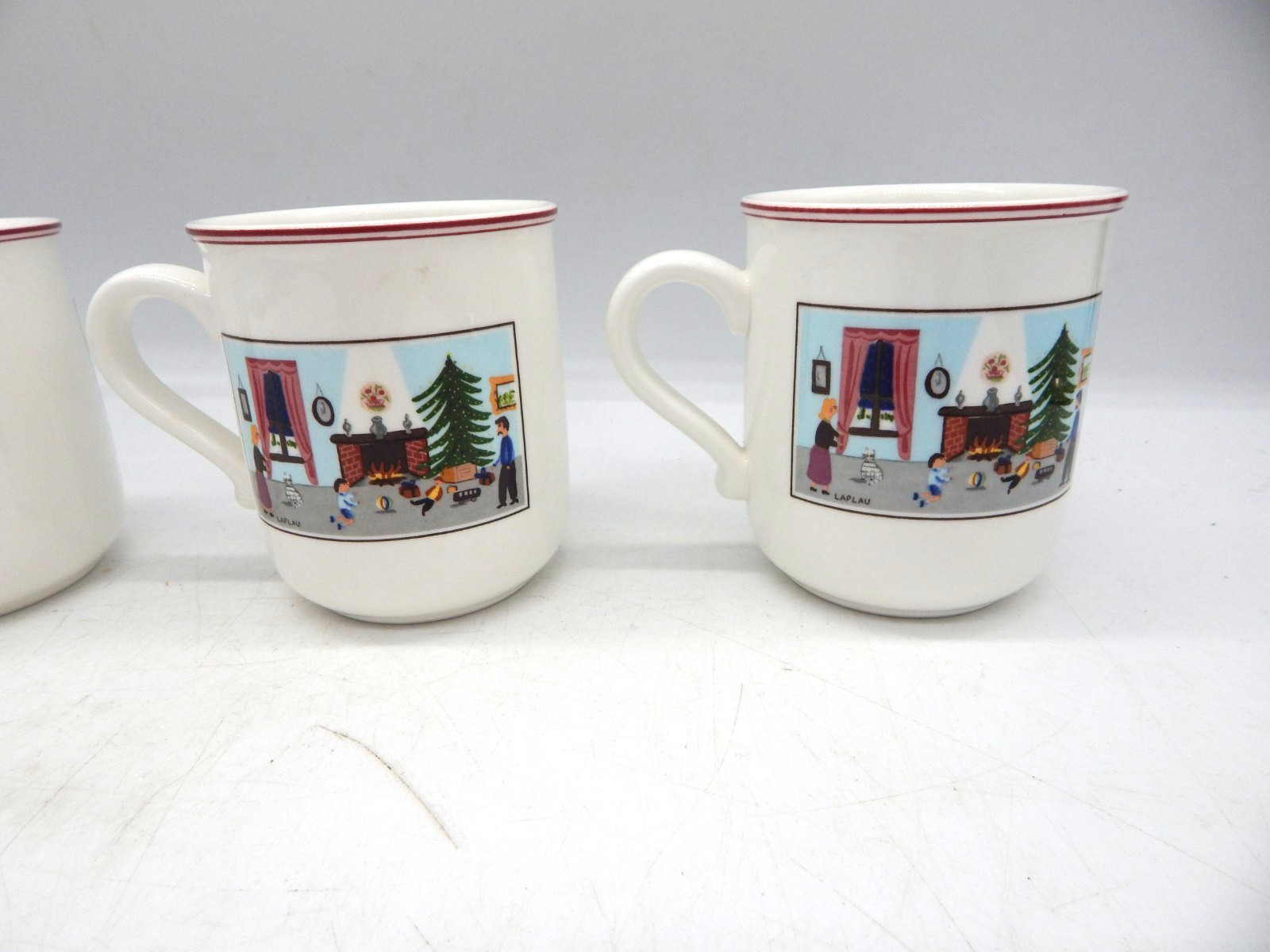 Lot of 4 Villeroy & Boch Naif Christmas Tea or Coffee Cups 10 Oz