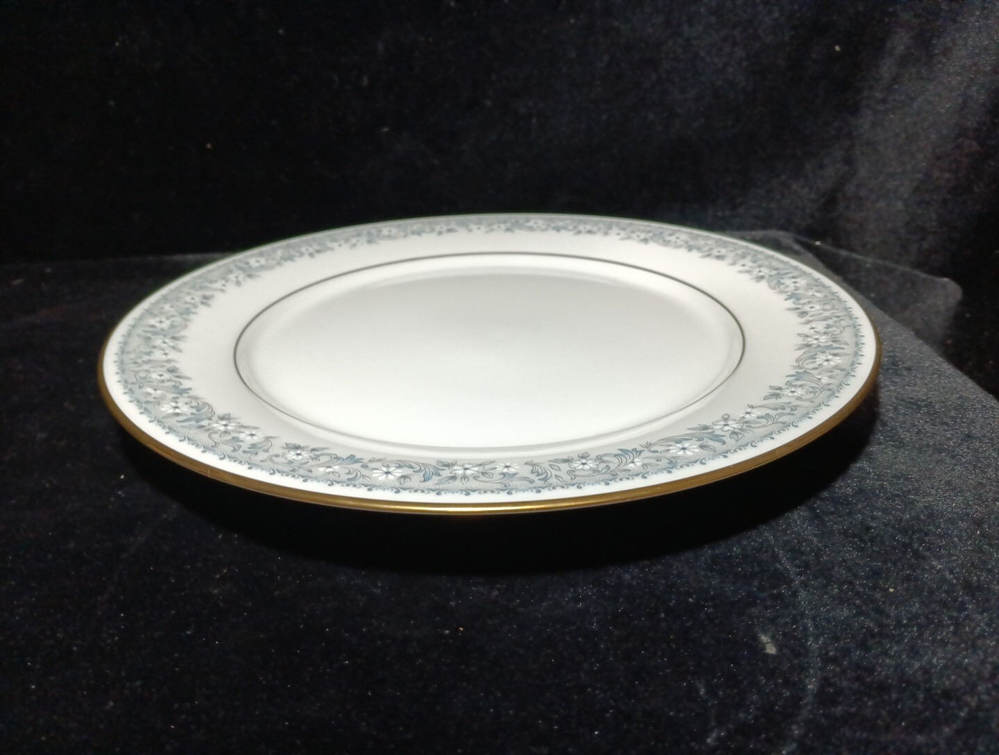Contemporary Fine China Noritake 2180 Iona Dinner Plate 10.25″W Set 4
