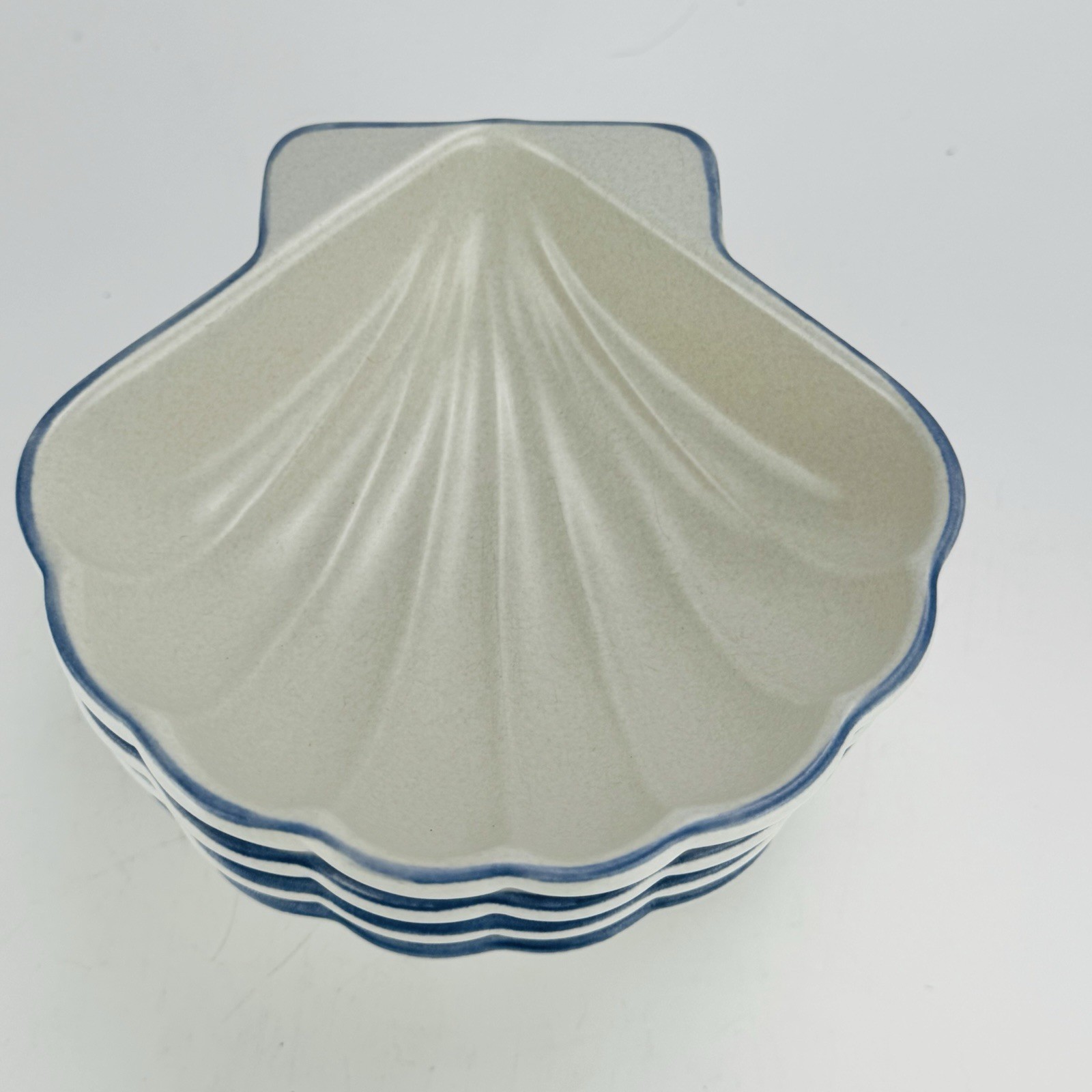Vintage Pfaltzgraff Yorktowne Shell Dishes #242 Blue White Stoneware Set of 4