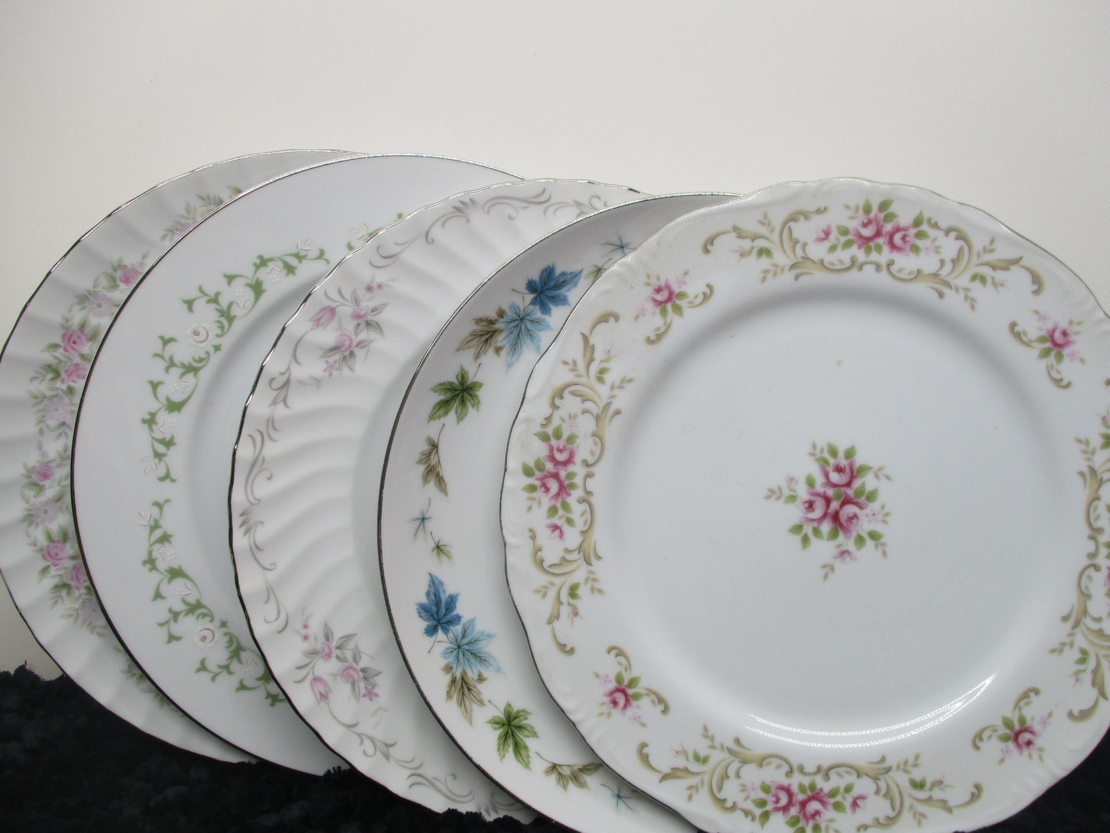 Vintage Mismatched China Dinner Plates ~ Set of 5 ~ Colorful Set ~