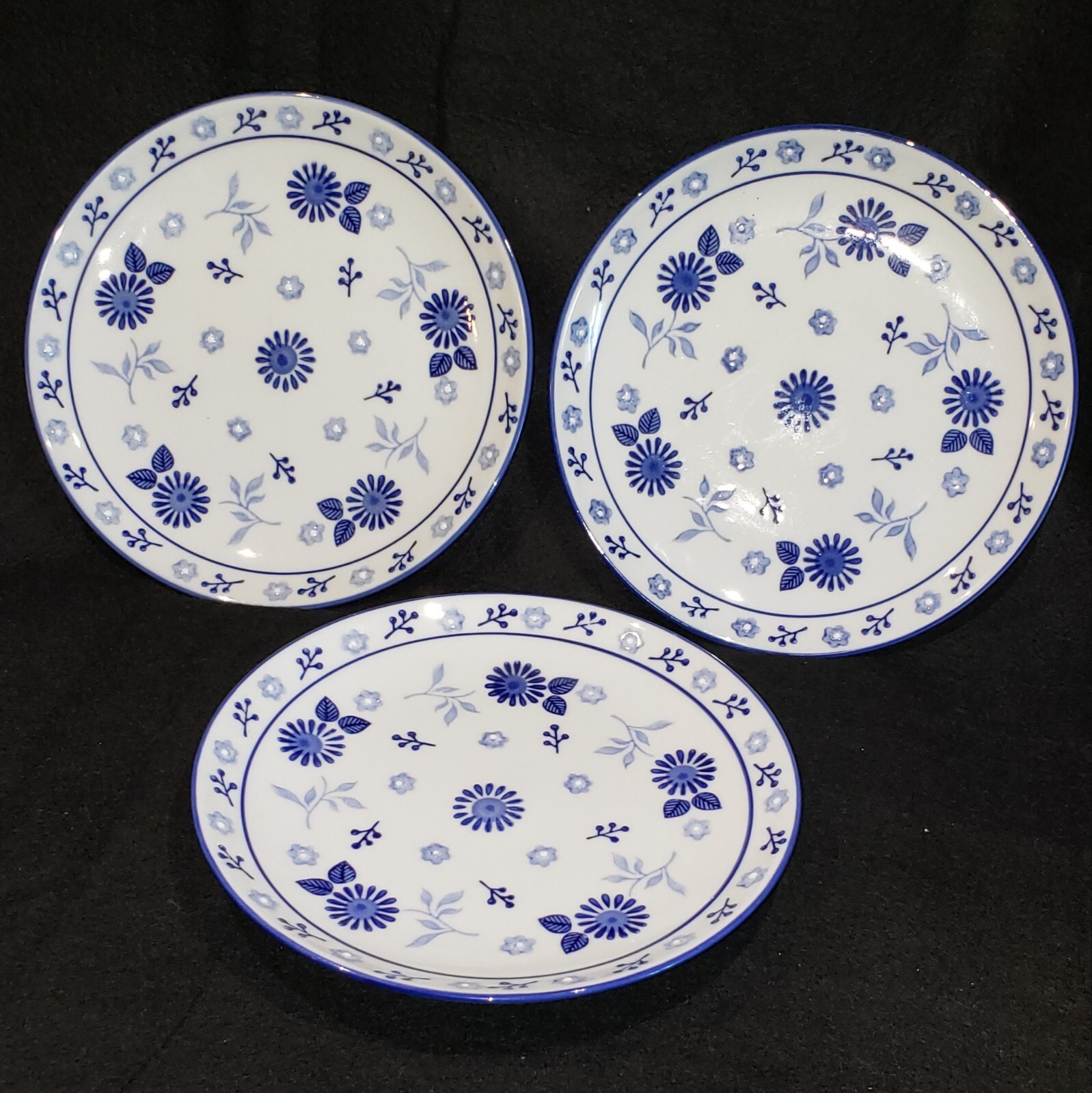 Yokohama Studios 7.75″ Porcelain Plate Blue White Floral Raised Dots Set of 3