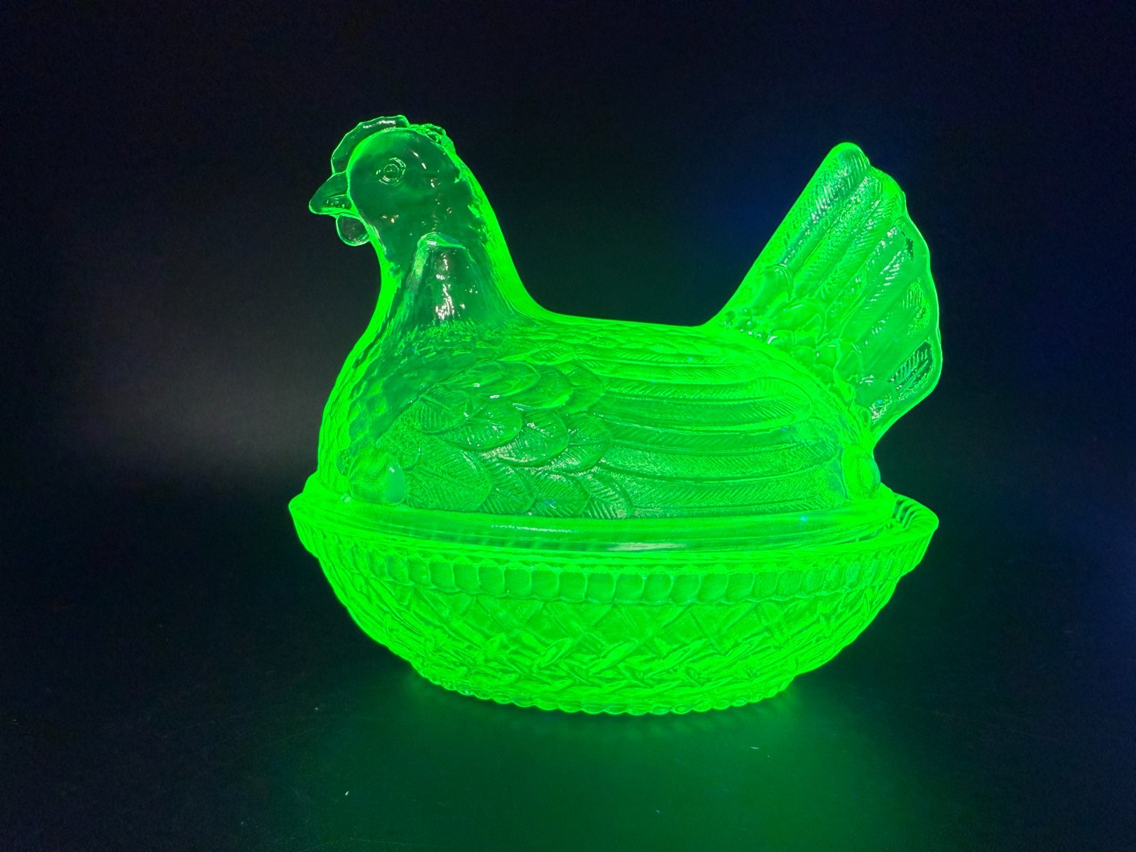 Wilkerson Glass USA Green Vaseline Uranium Glass Hen on Nest Covered Dish – 4.5″