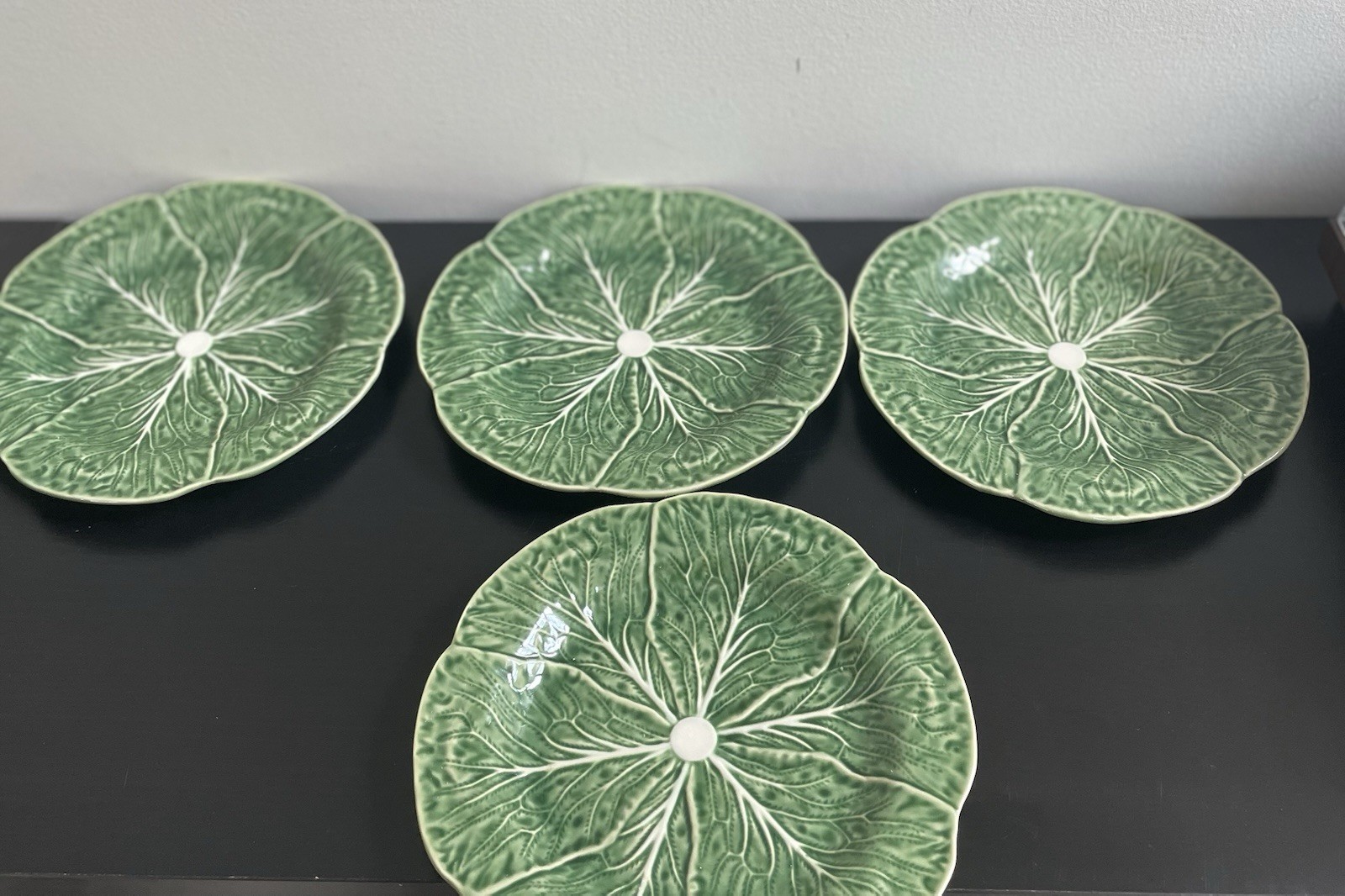 Set Of 4 Cabbage Leaf Dinner Plates 9”D, New In Box