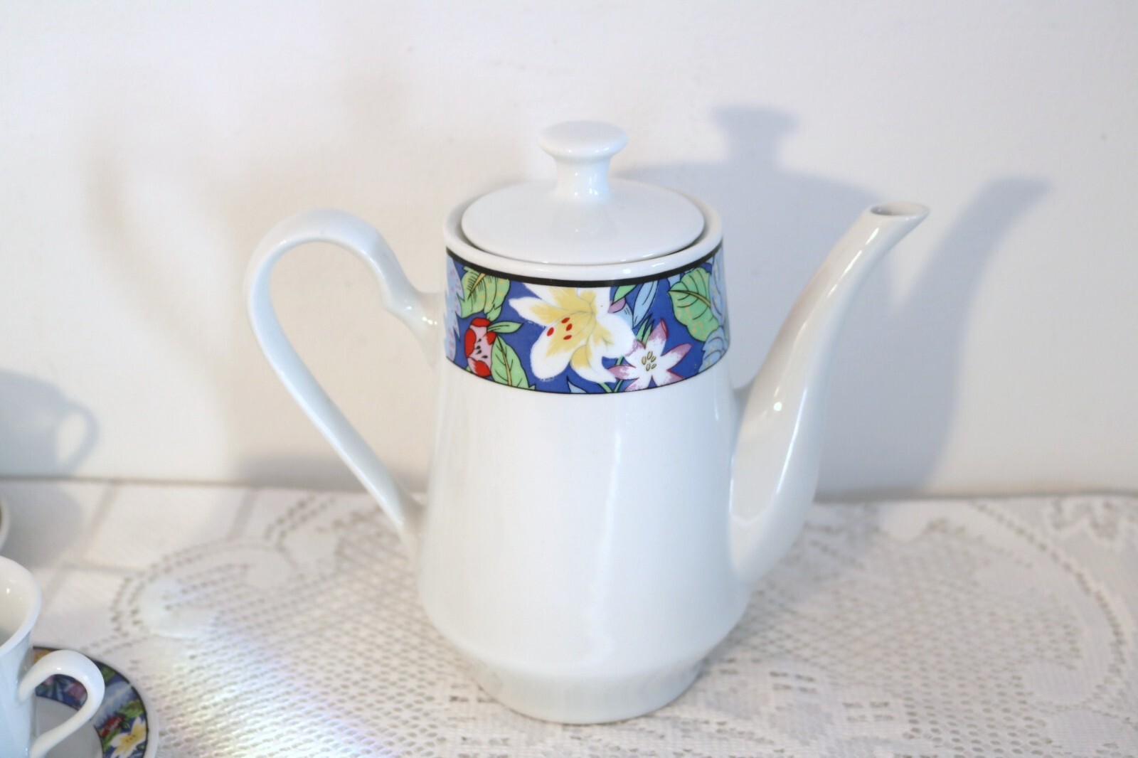 EMERALD COLLECTION MADE IN CHINA Childs Demitasse Coffee Tea Set (15 Piece Set)