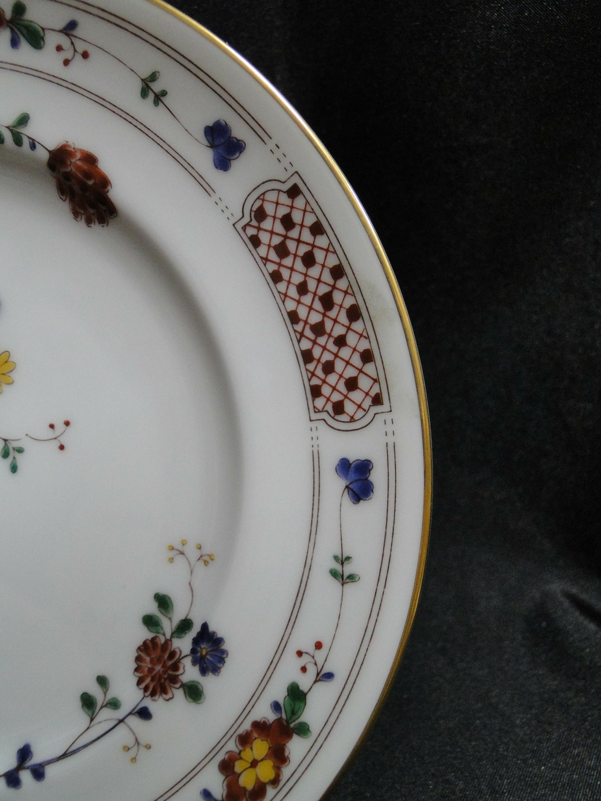 Noritake Nanking, 2860, Rust Flowers: Bread Plate (s), 6 3/8″