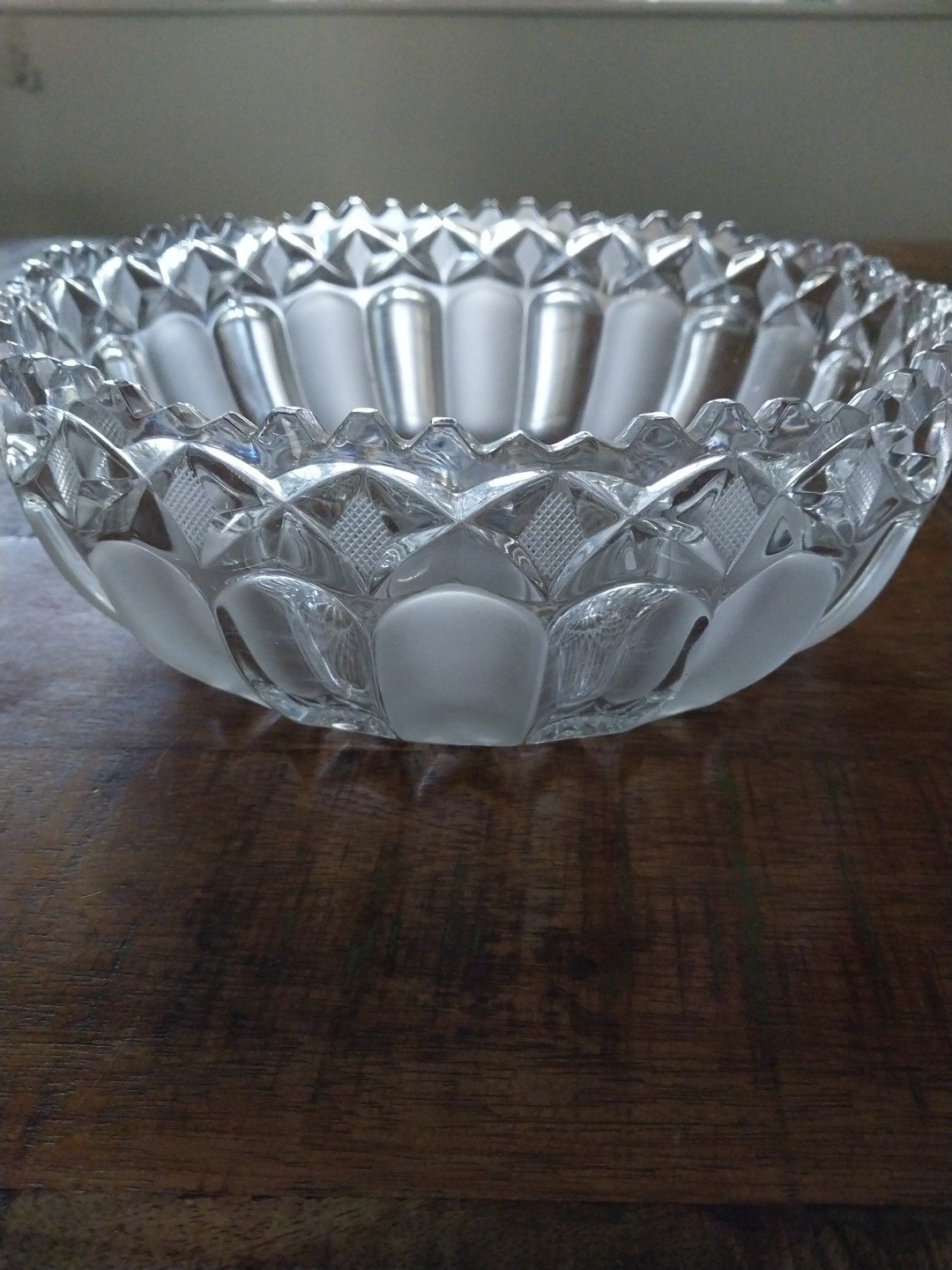VTG Crystal Cut Bowl Frosted Side Panels Sawtooth Rim & Sunburst Bottom 9″x3.50″
