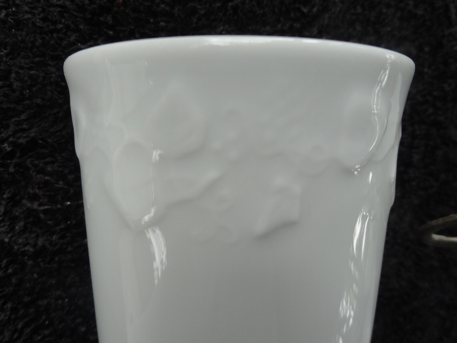 Dansk Ivy Embossed Fruit and Leaves Pure Solid All White Mug