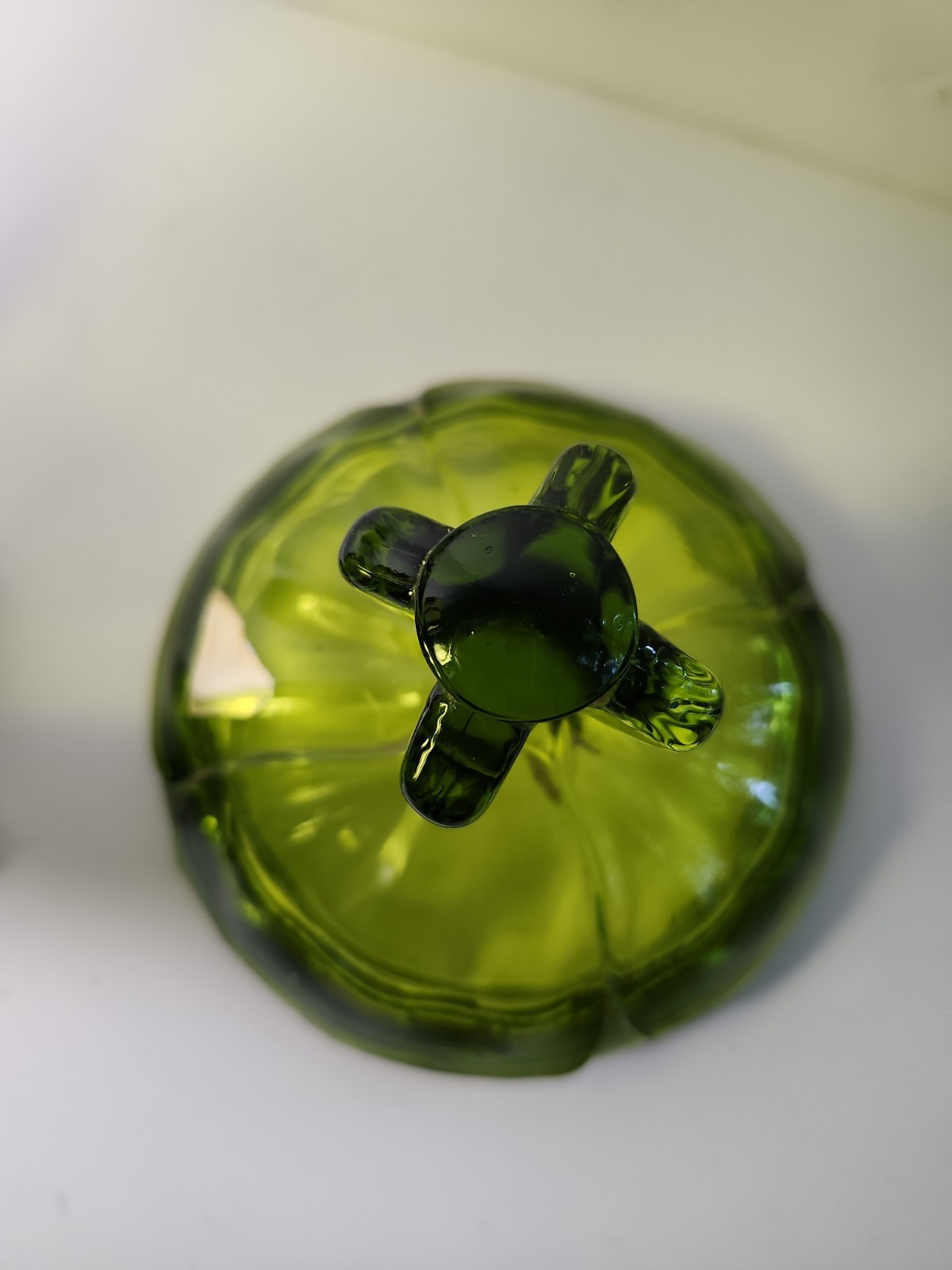 Vtg Dark Green Pedistal COVERED CANDY DISH~ COMPOTE ~VANITY JAR ART GLASS 4″x8″