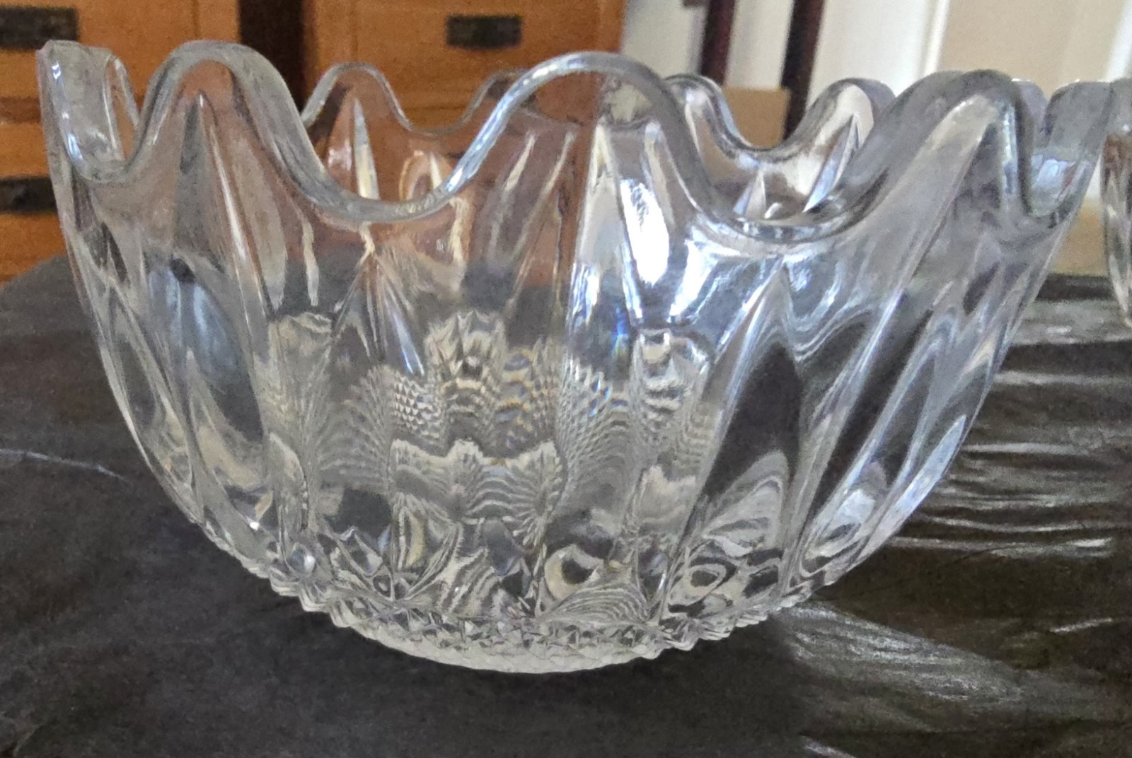 Unmarked 2-Piece Clear Crystal Round Bowl Set, Scalloped Rim Starburst