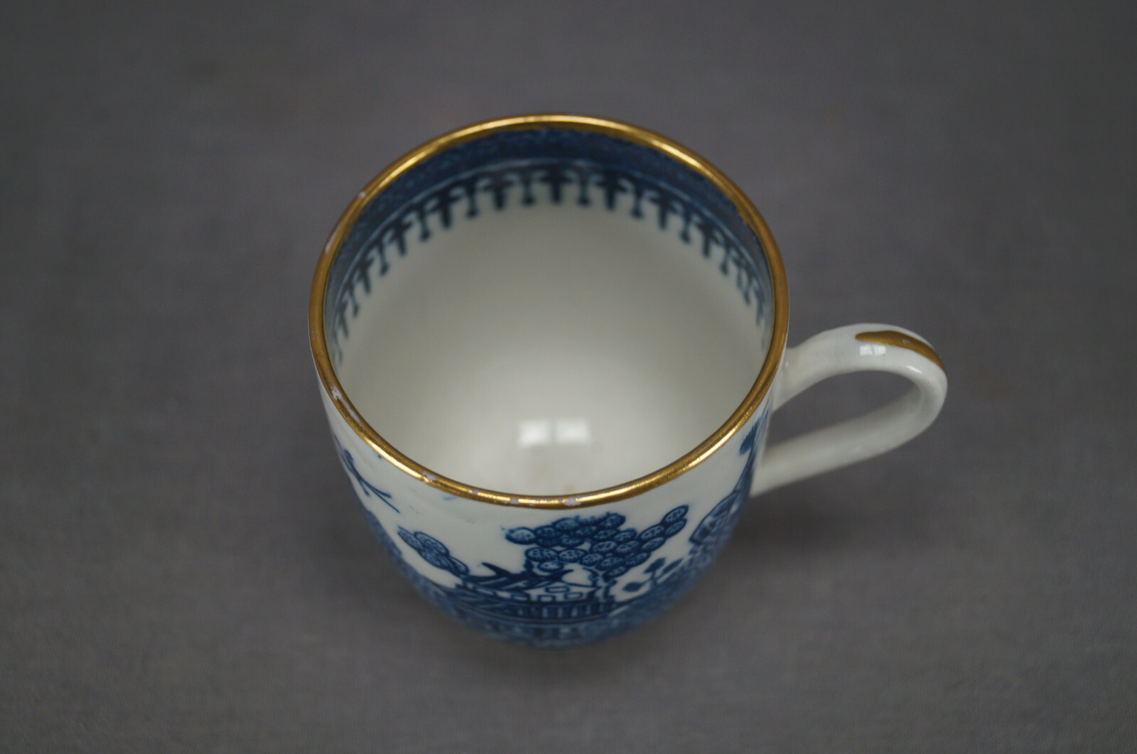 Caughley Nankin Willow Blue White & Gold Porcelain Coffee Cup Circa 1784-1799 A