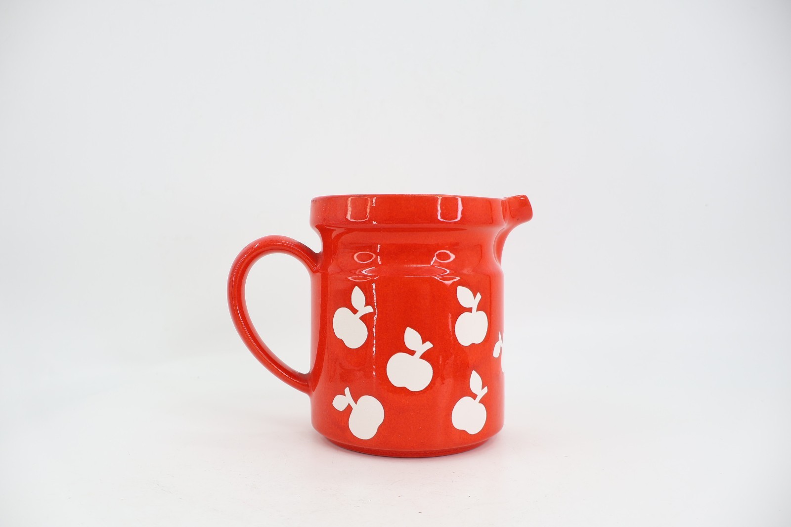 Waechtersbach Red White Apples Creamer Pitcher Germany Earthenware 5.5″