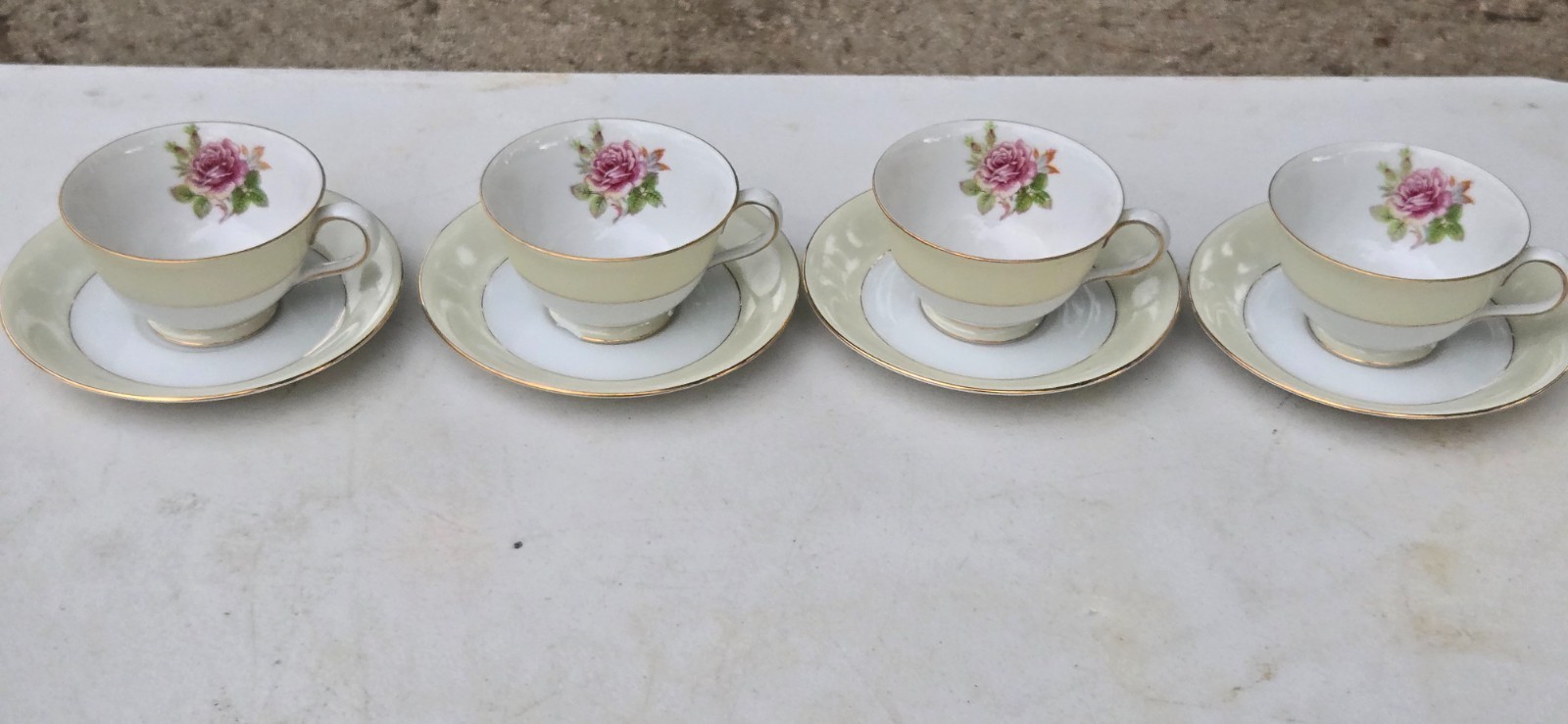 Fuji China Rosette Set of Four Cup W/Saucers Gold Rim Made in Occupied Japan b