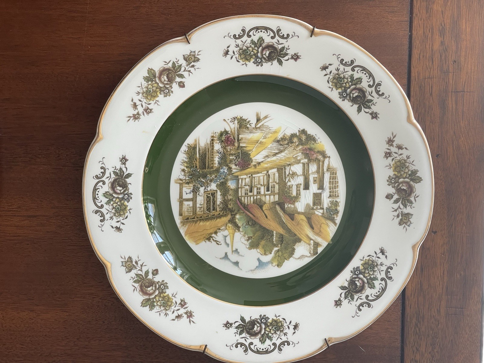 Vintage Ascot Wood & Sons English Village Wall Plates Green Rim Set of 2